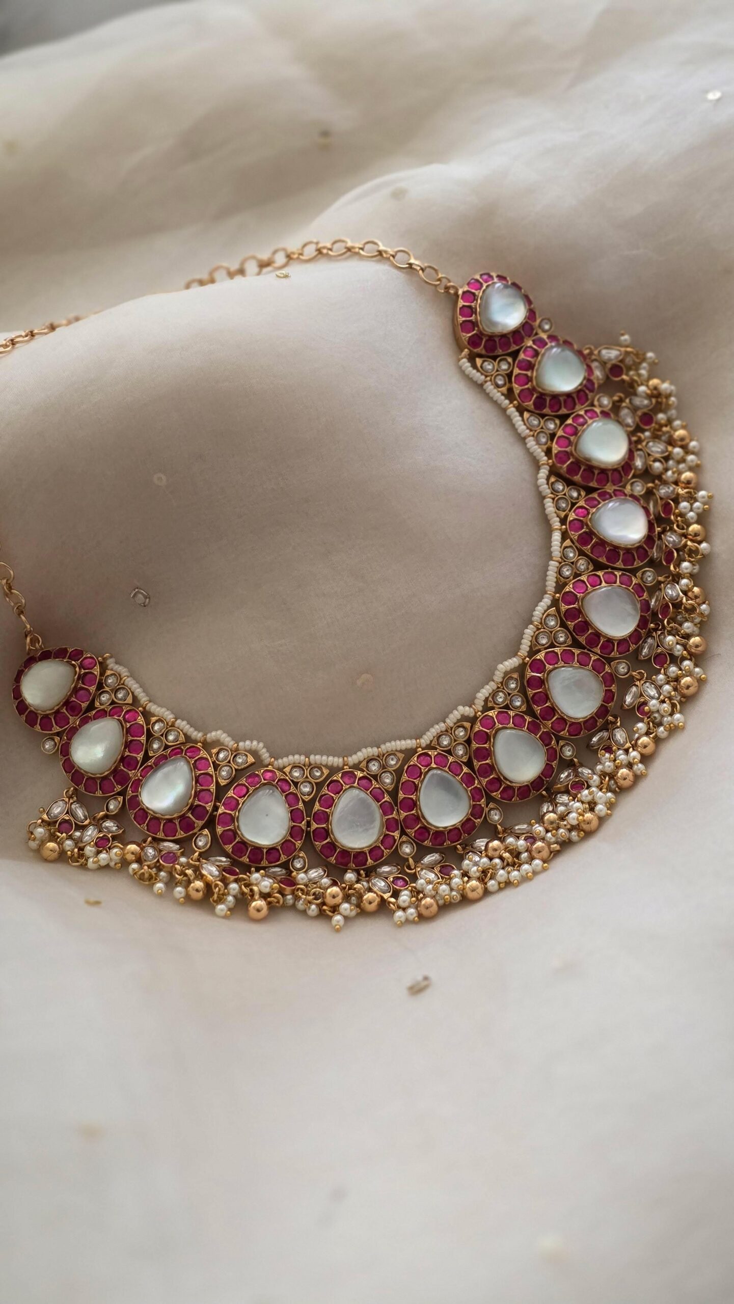 Vardan quartz and polki necklace Thumbnail