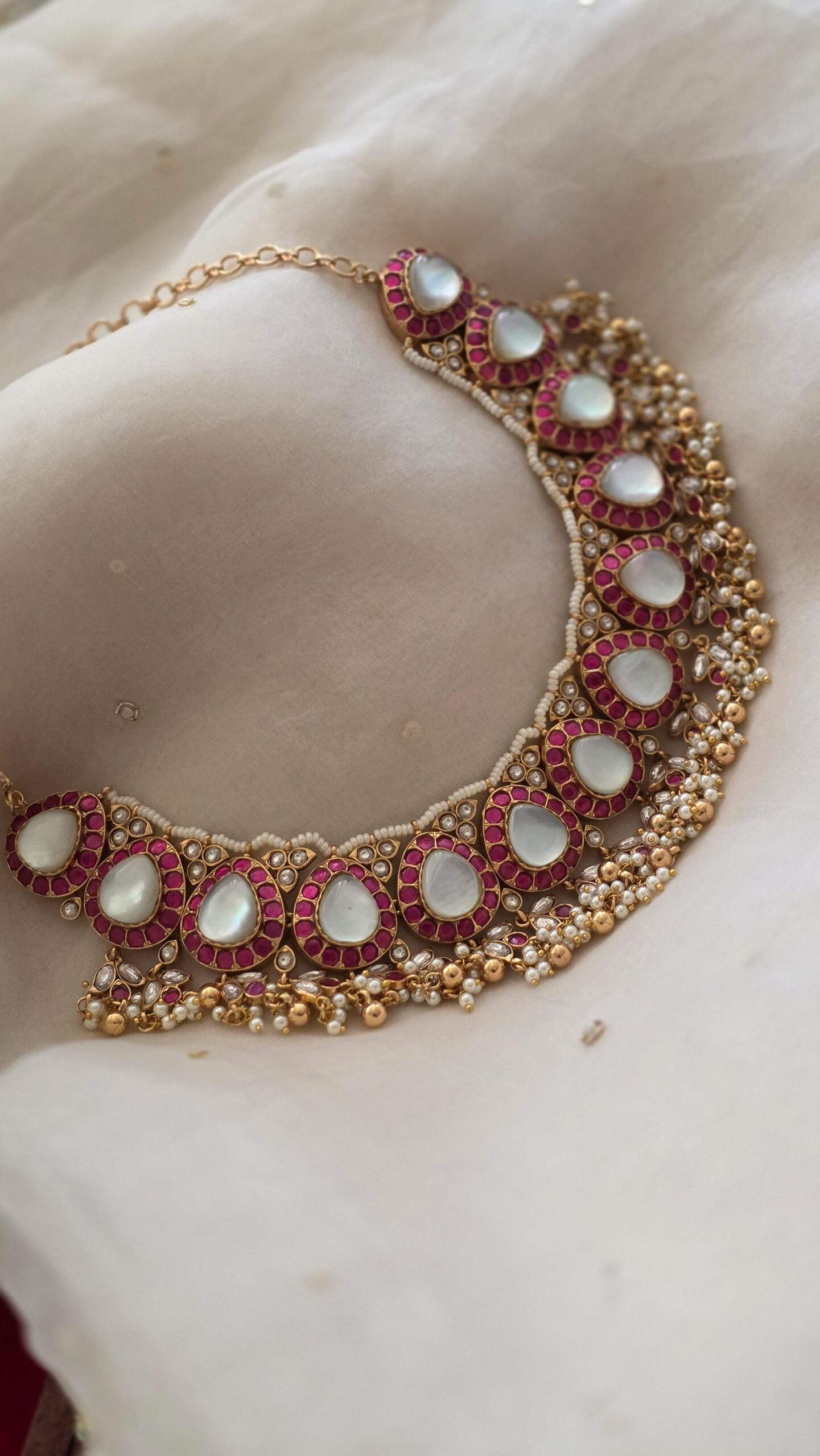 Vardan quartz and polki necklace Thumbnail