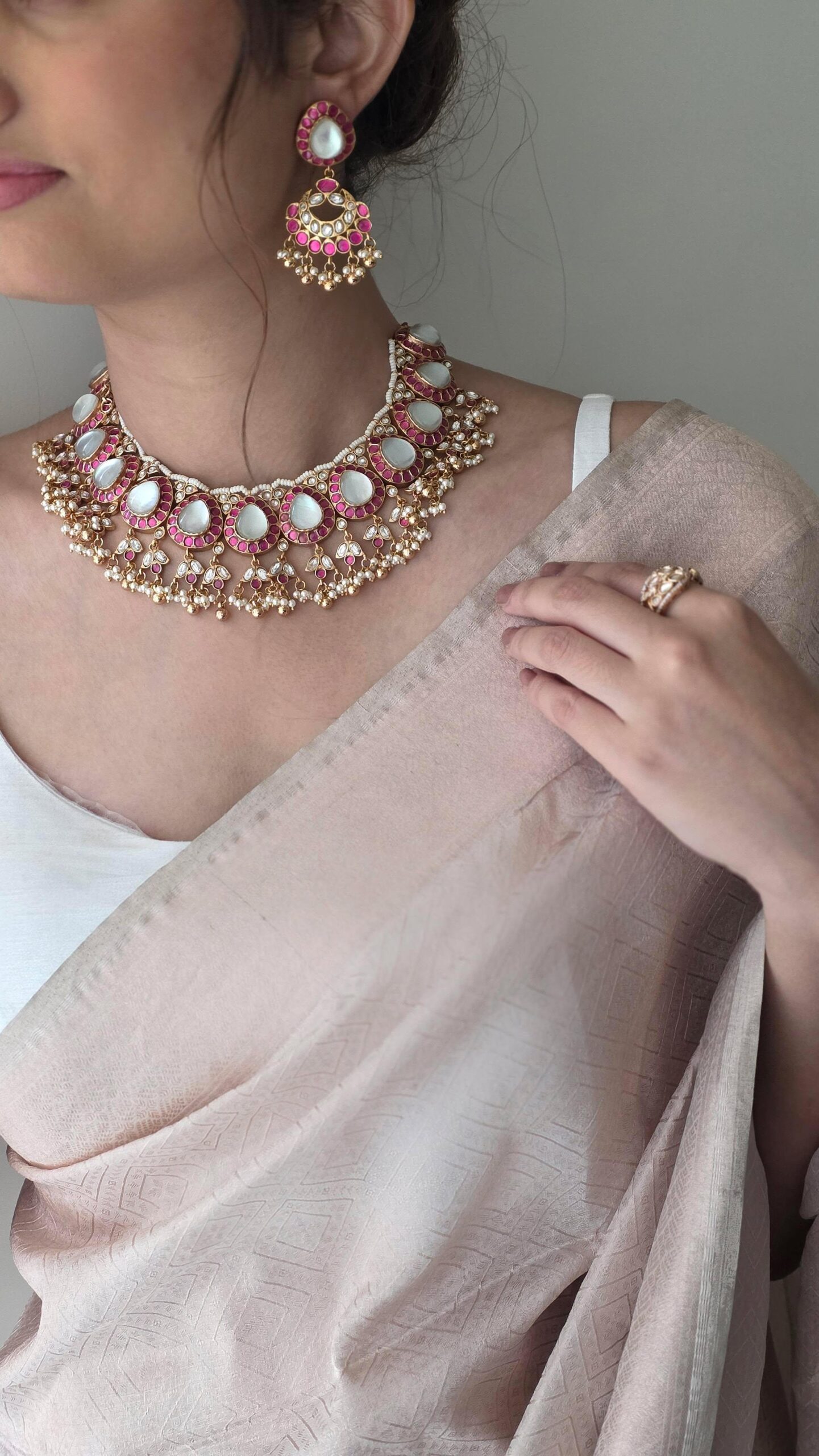 Vardan quartz and polki necklace Thumbnail