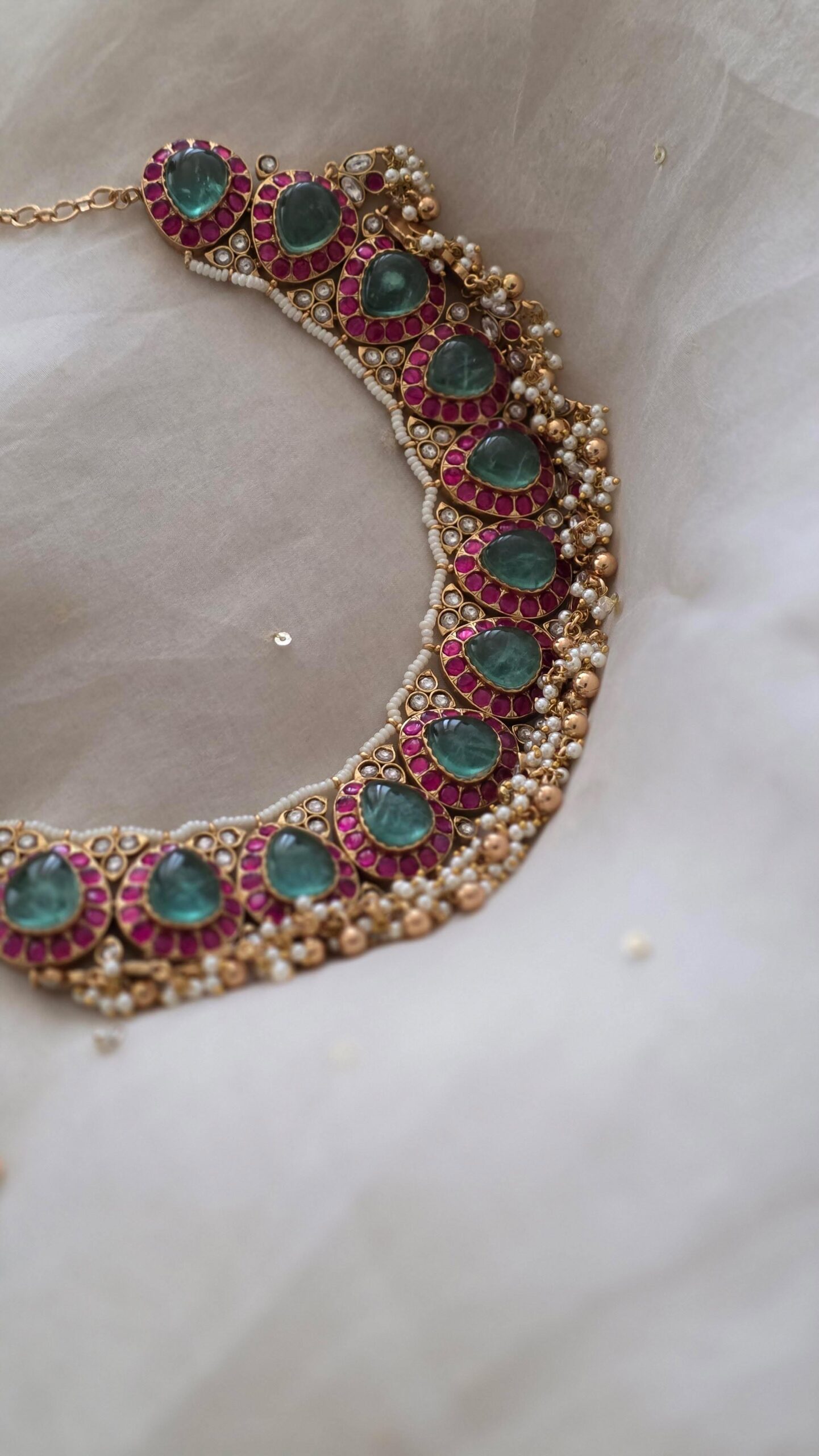 Vardan quartz and polki necklace Thumbnail