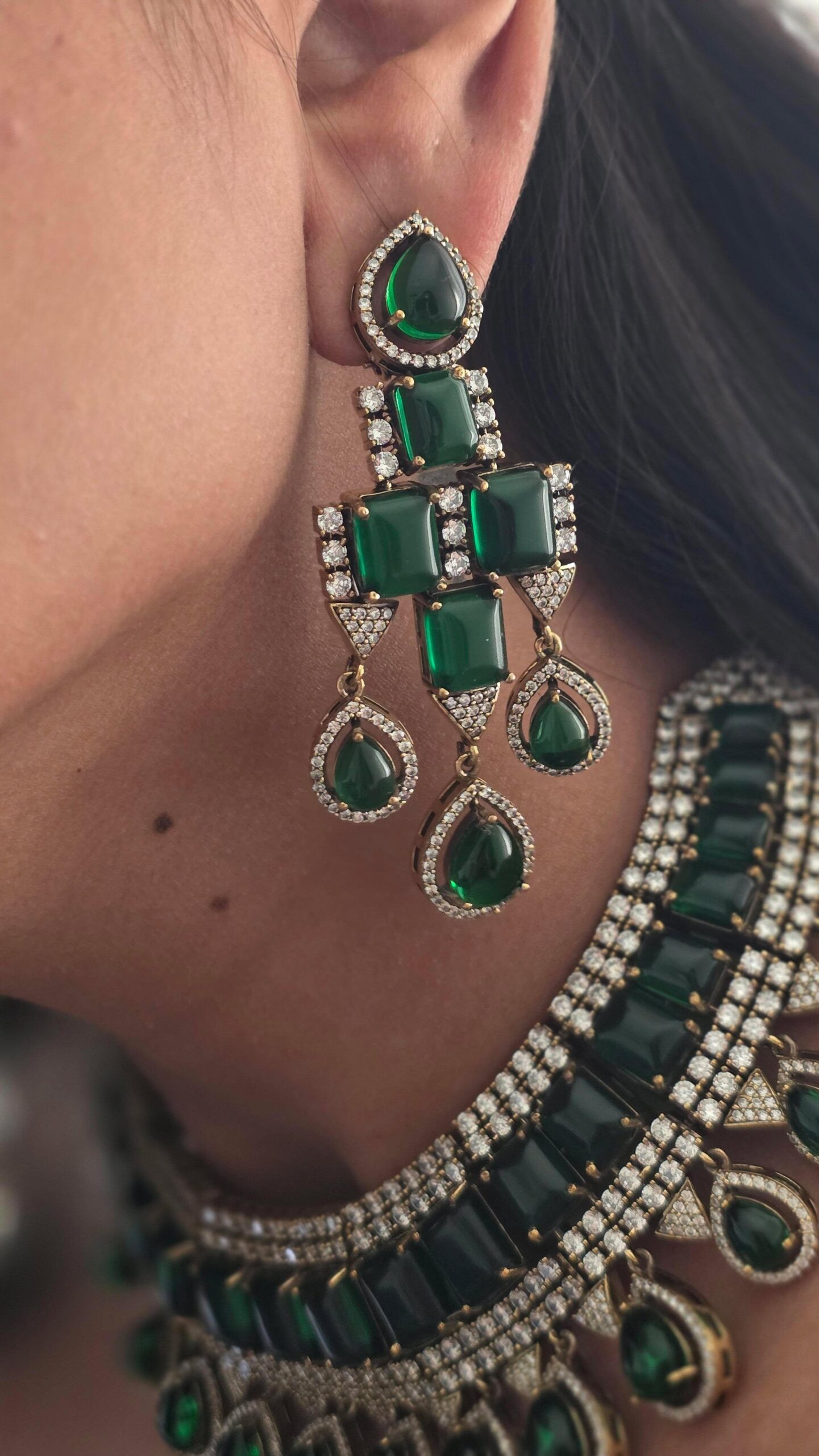 Zaina quartz and polki necklace Thumbnail