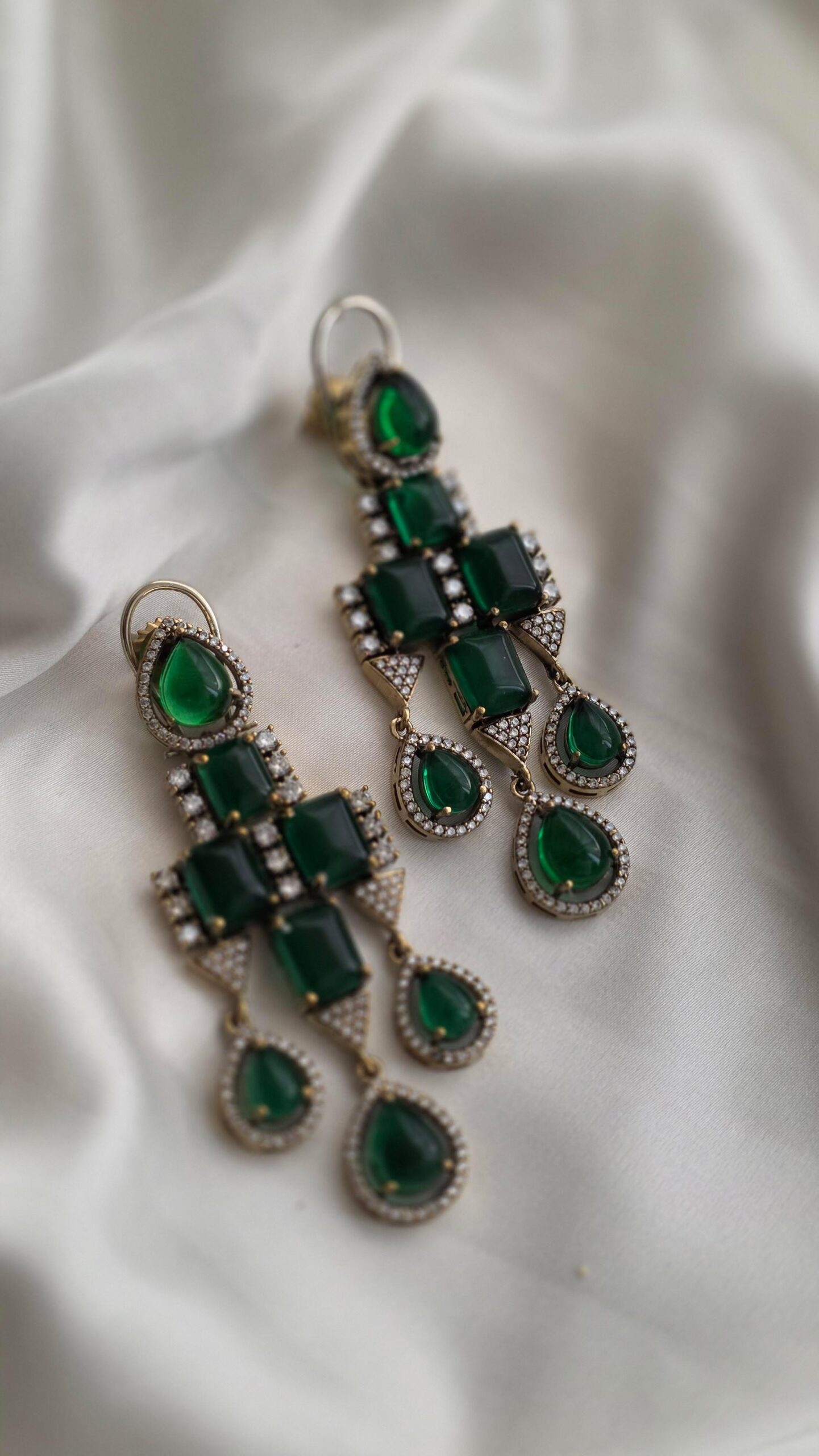 Zaina quartz and polki necklace Thumbnail