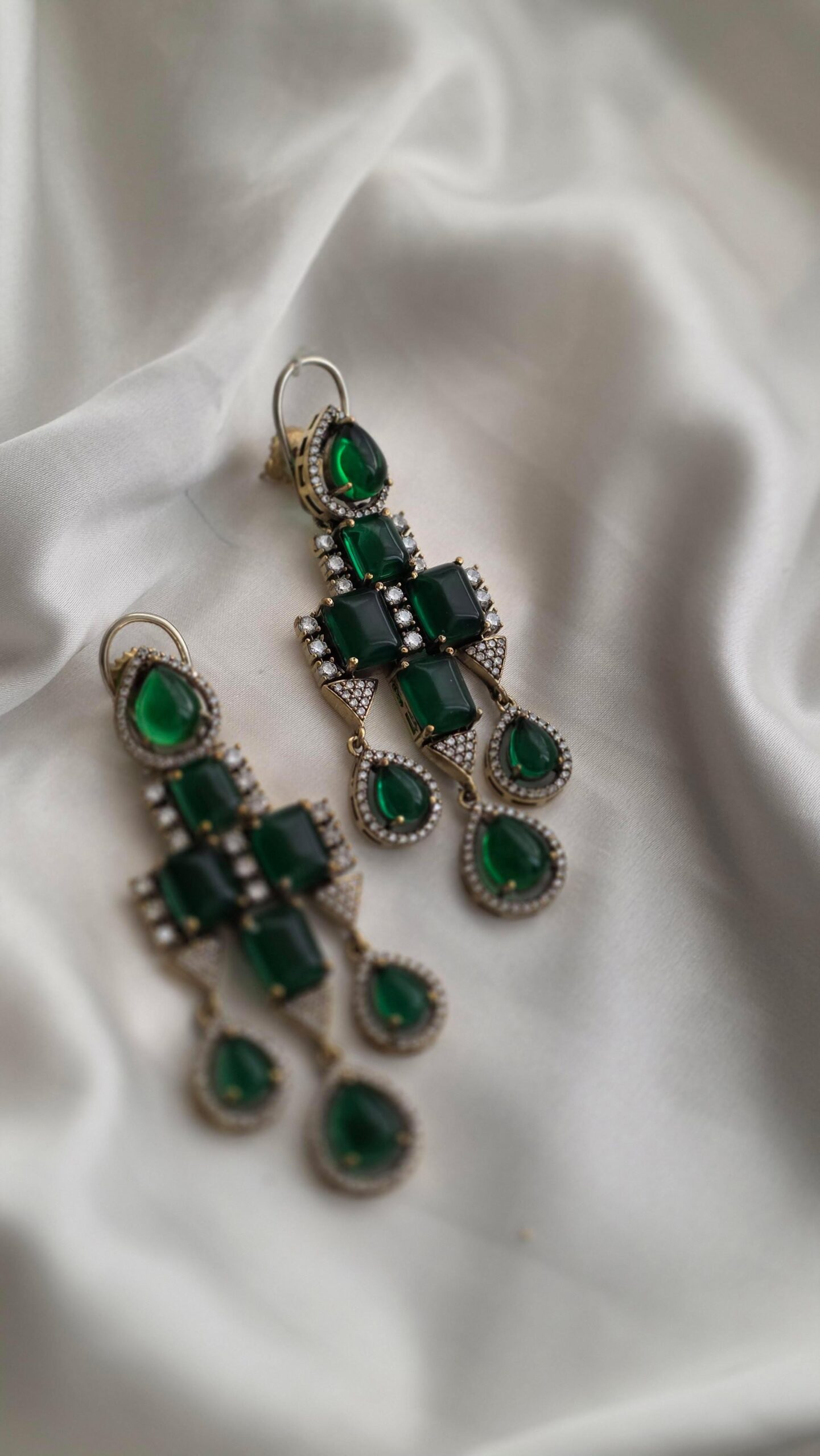 Zaina quartz and polki necklace Thumbnail