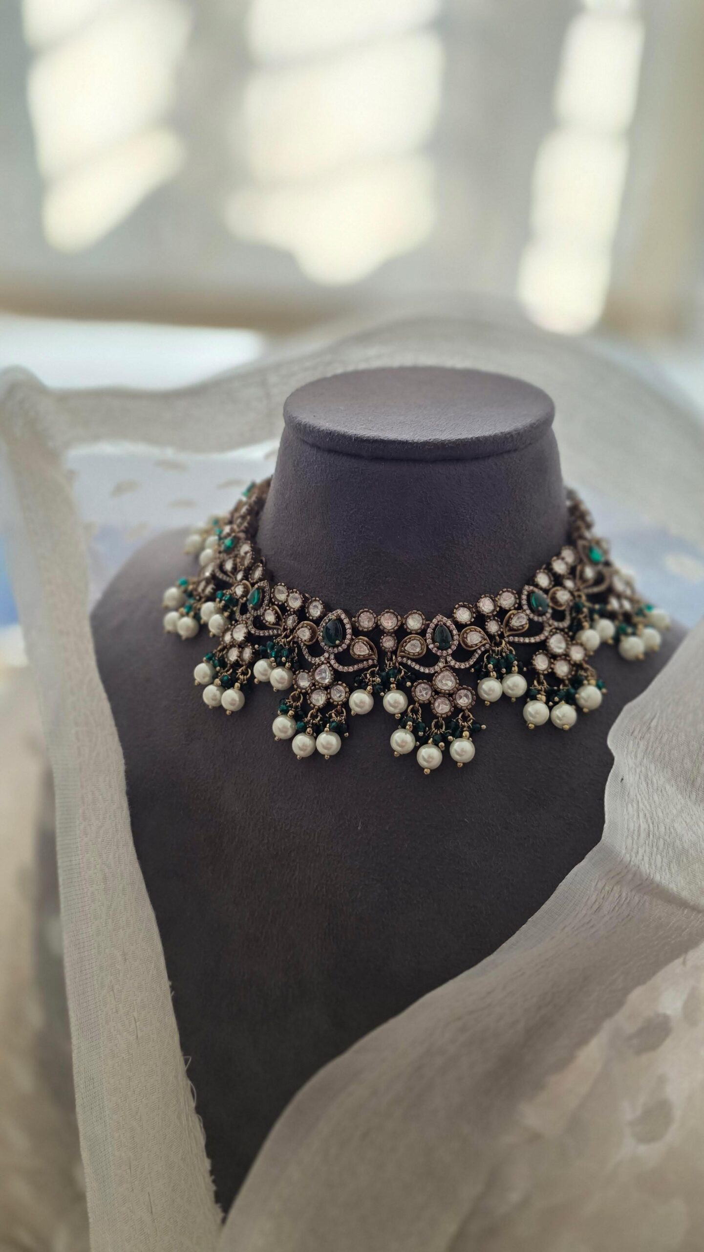 Dhiyara polki and pearl necklace Thumbnail