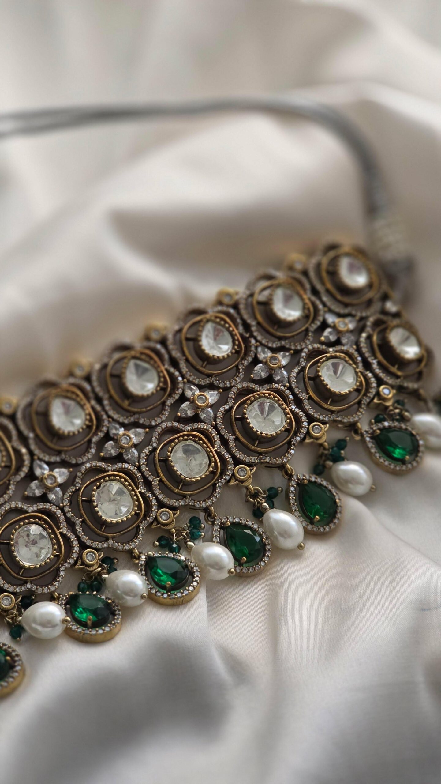 Erika polki choker Thumbnail