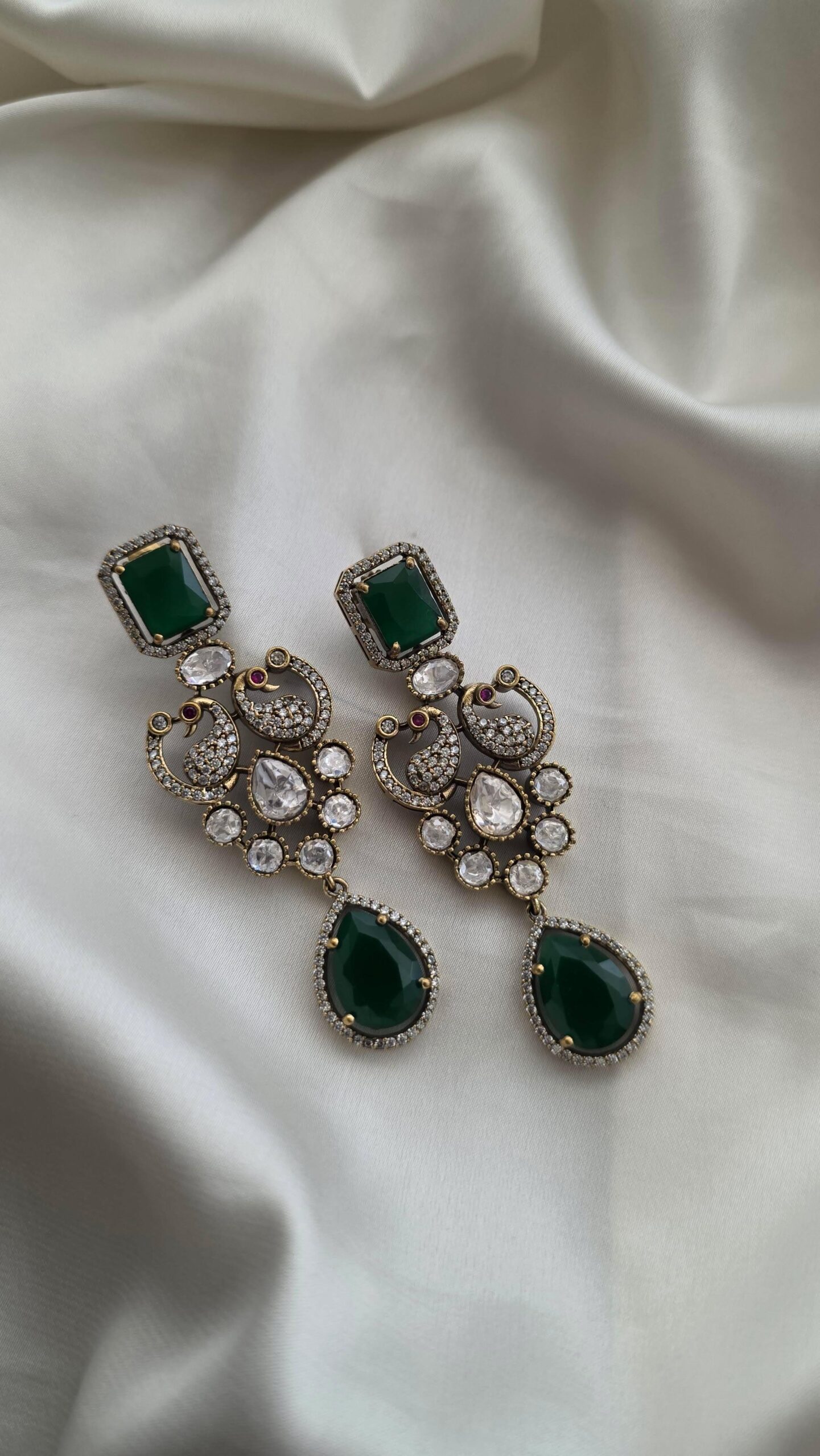 Mavi quartz and polki long necklace Thumbnail