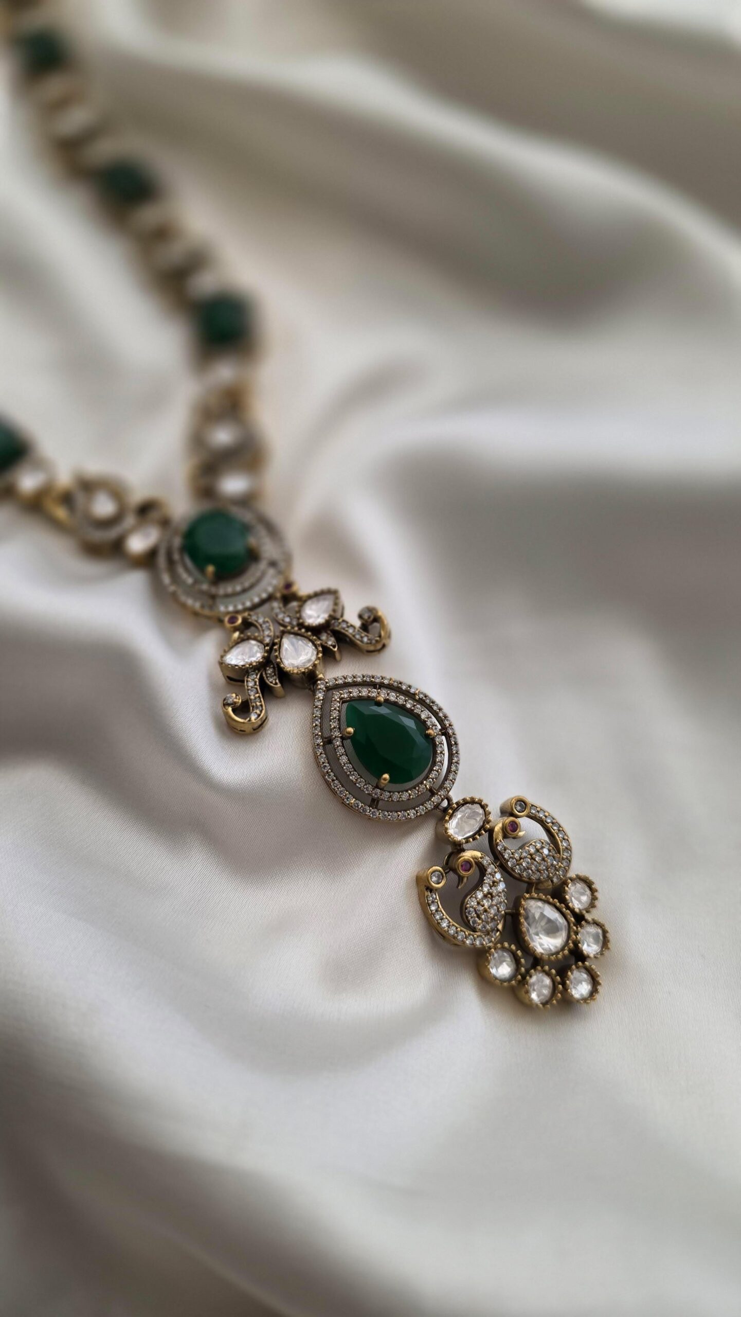 Mavi quartz and polki long necklace Thumbnail