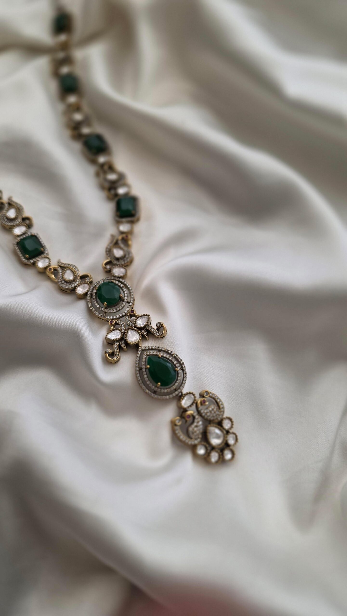 Mavi quartz and polki long necklace Thumbnail