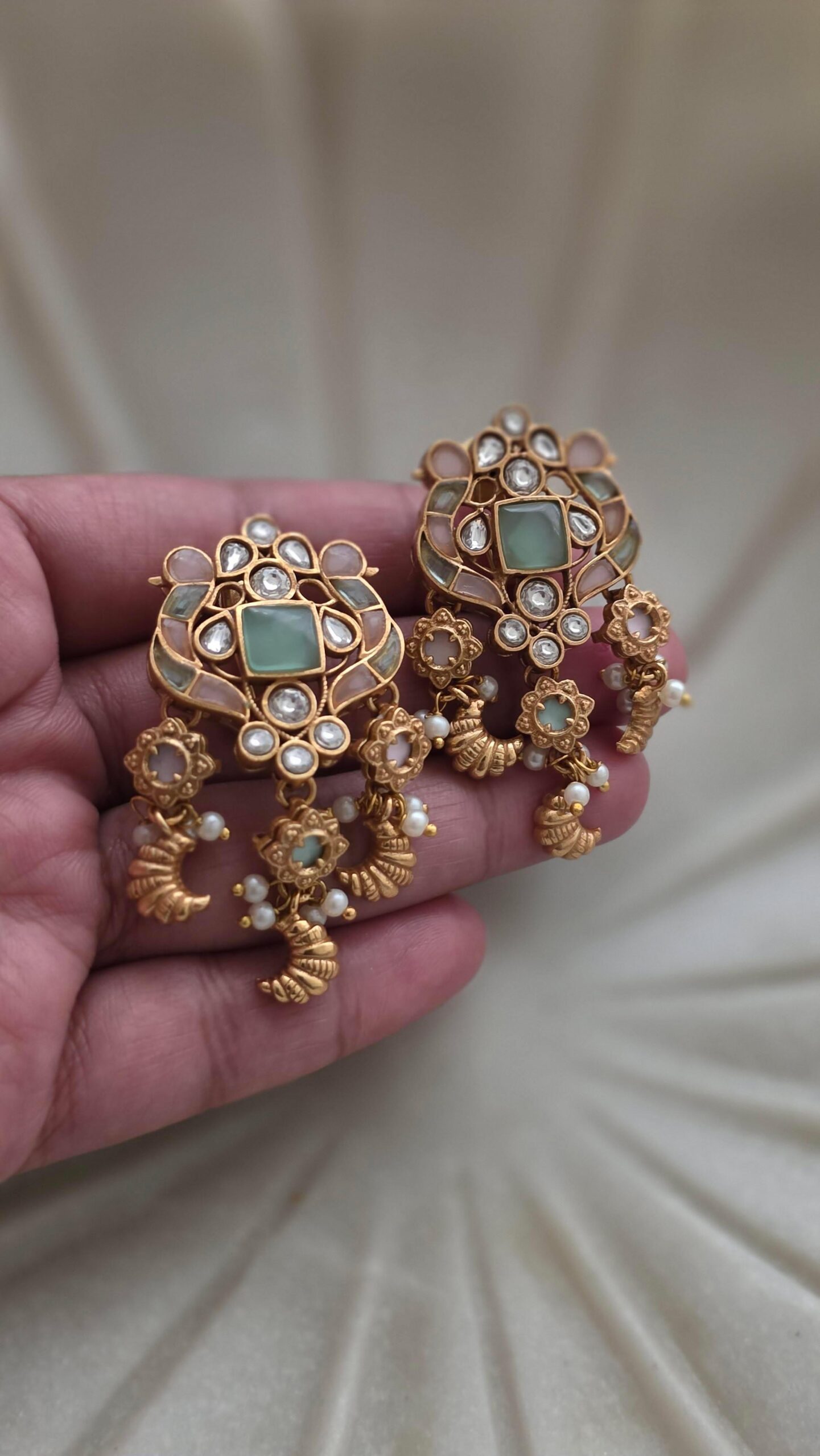 Mukti handcrafted choker Thumbnail