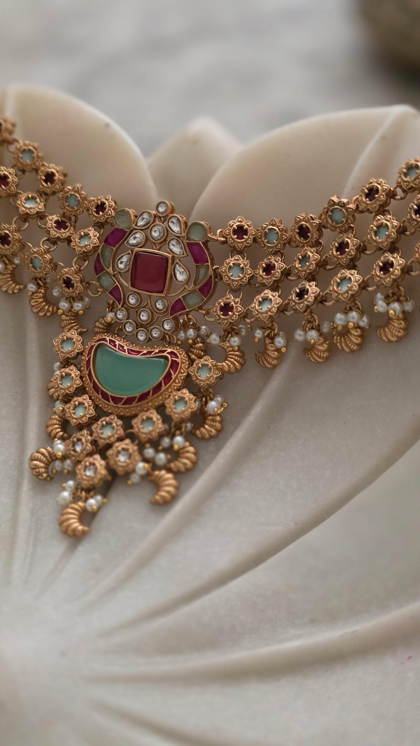 Mukti handcrafted choker Thumbnail