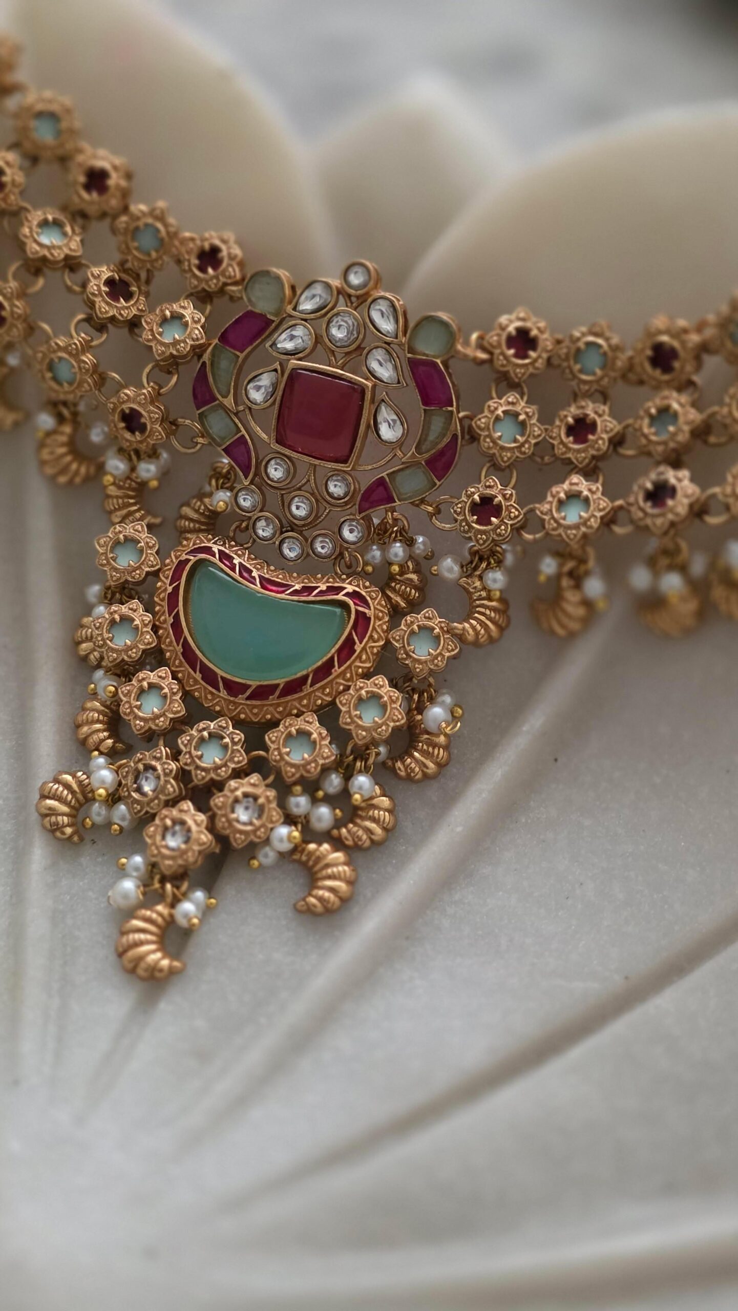 Mukti handcrafted choker Thumbnail