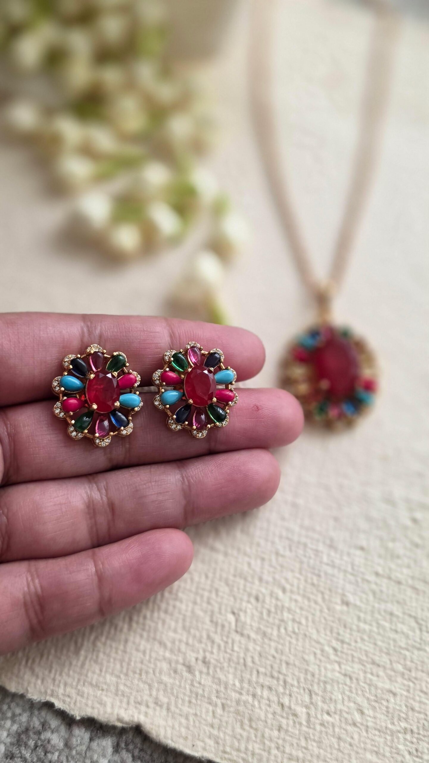 Vira delicate necklace Thumbnail