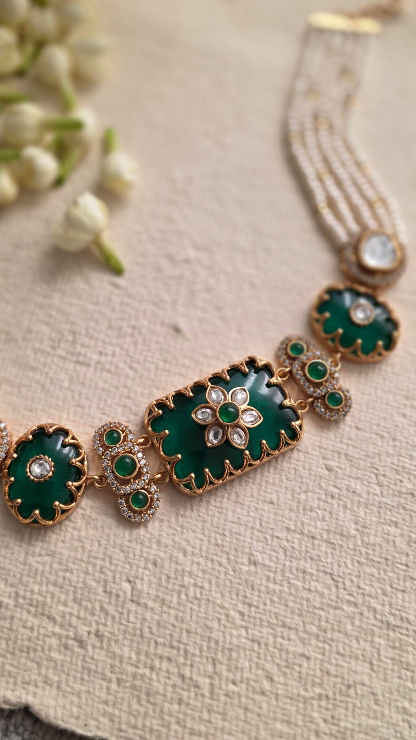 Vaidehi pearl and quartz choker Thumbnail