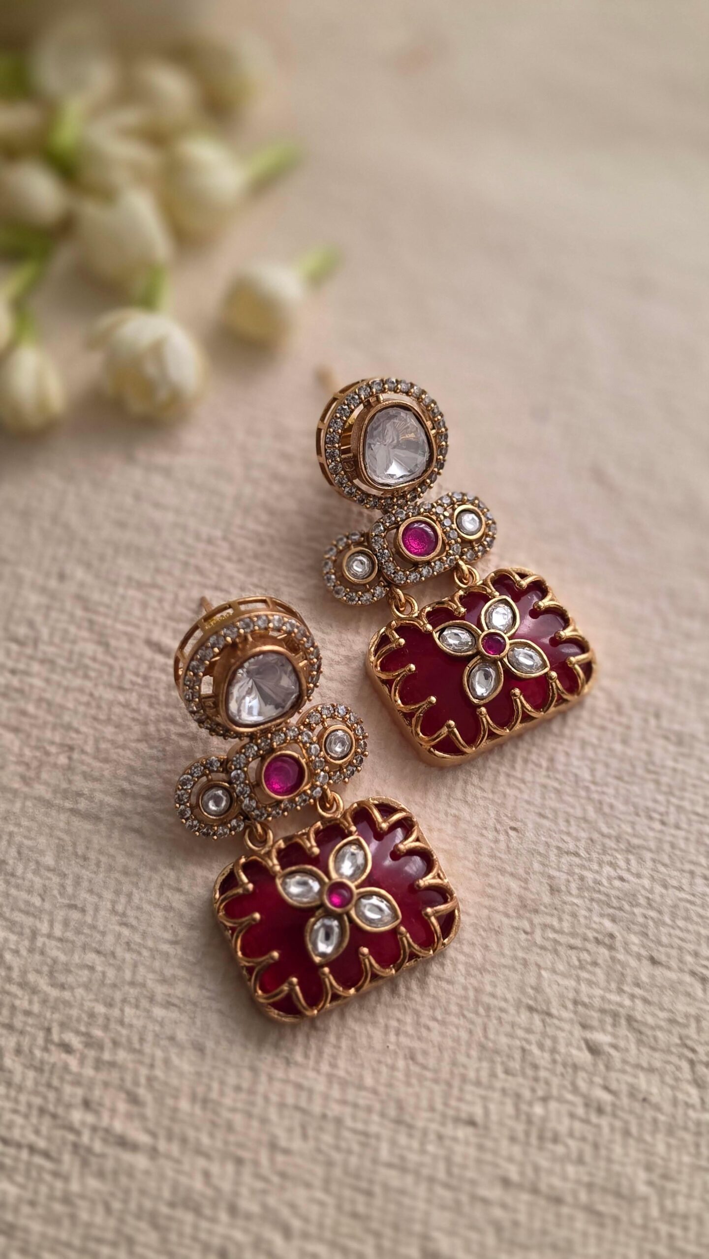 Vaidehi pearl and quartz choker Thumbnail