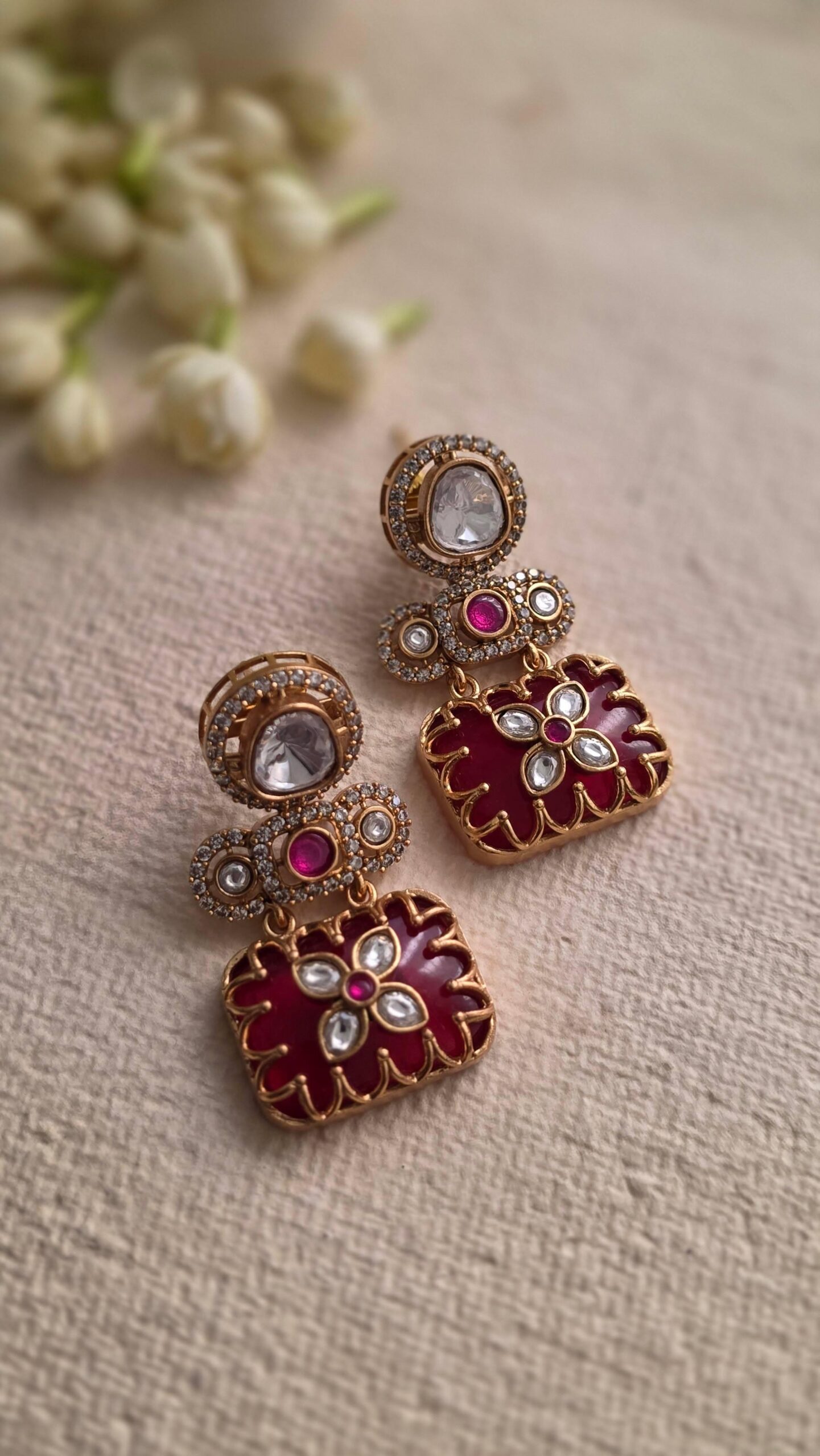 Vaidehi pearl and quartz choker Thumbnail