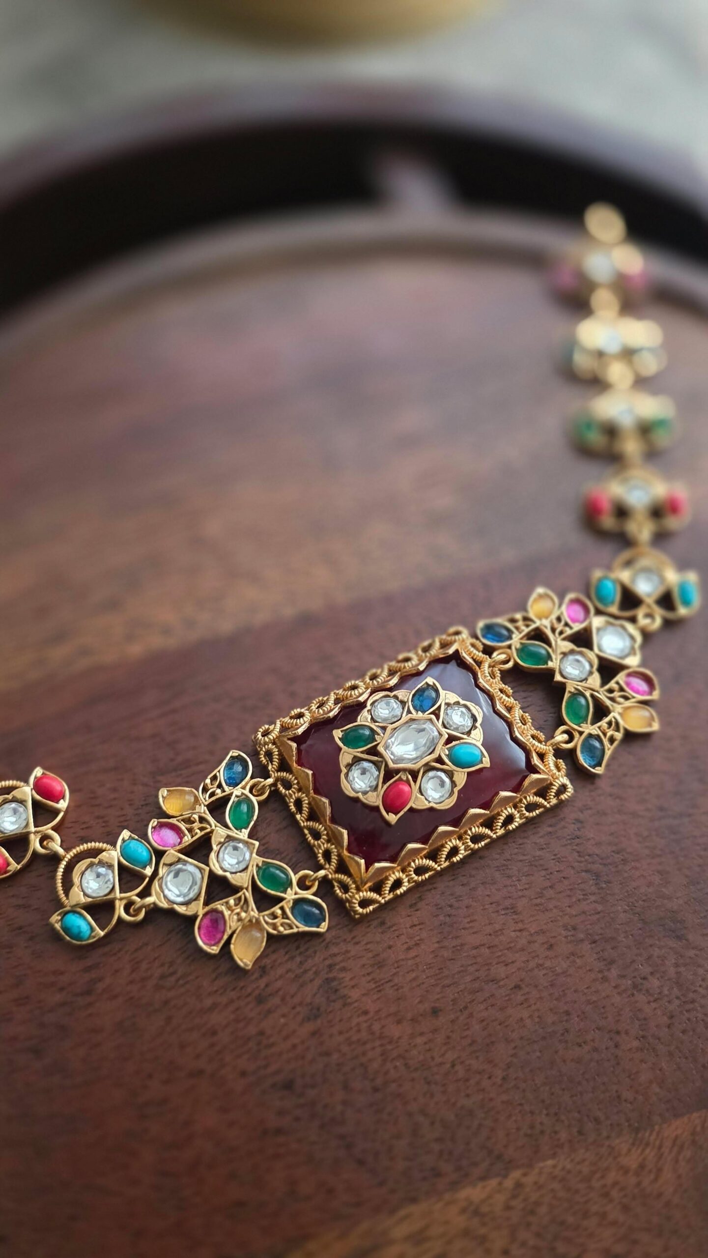 Kavith quartz choker Thumbnail