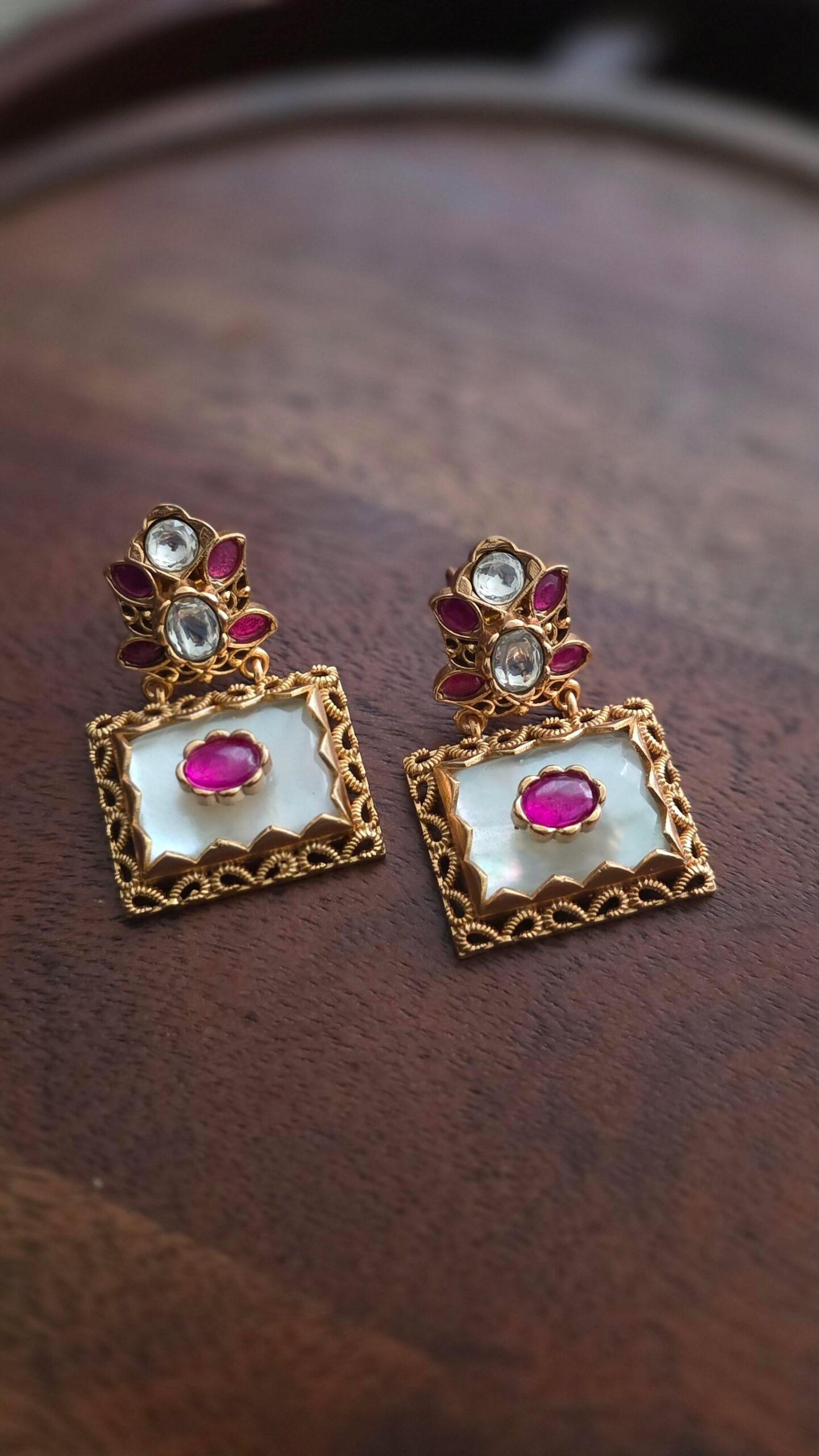 Kavith quartz choker Thumbnail