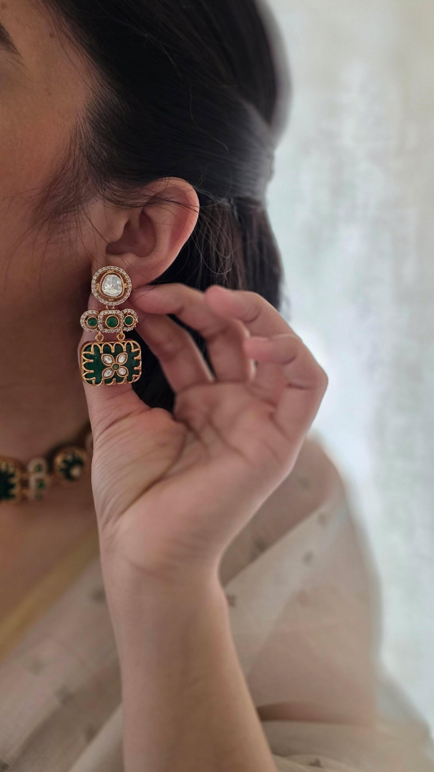 Vaidehi pearl and quartz choker Thumbnail