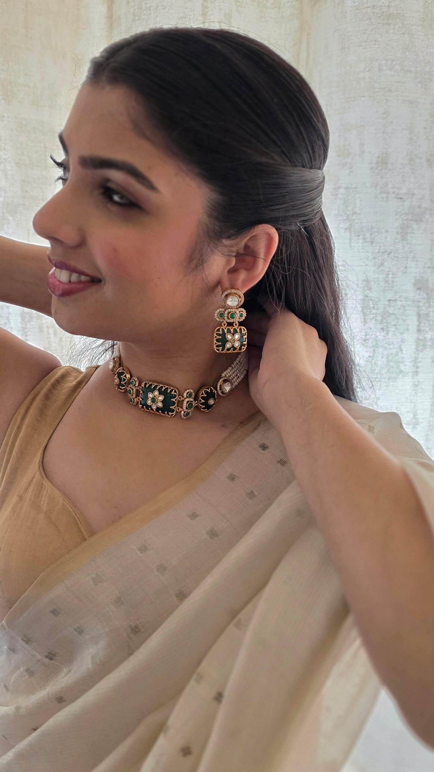 Vaidehi pearl and quartz choker Thumbnail