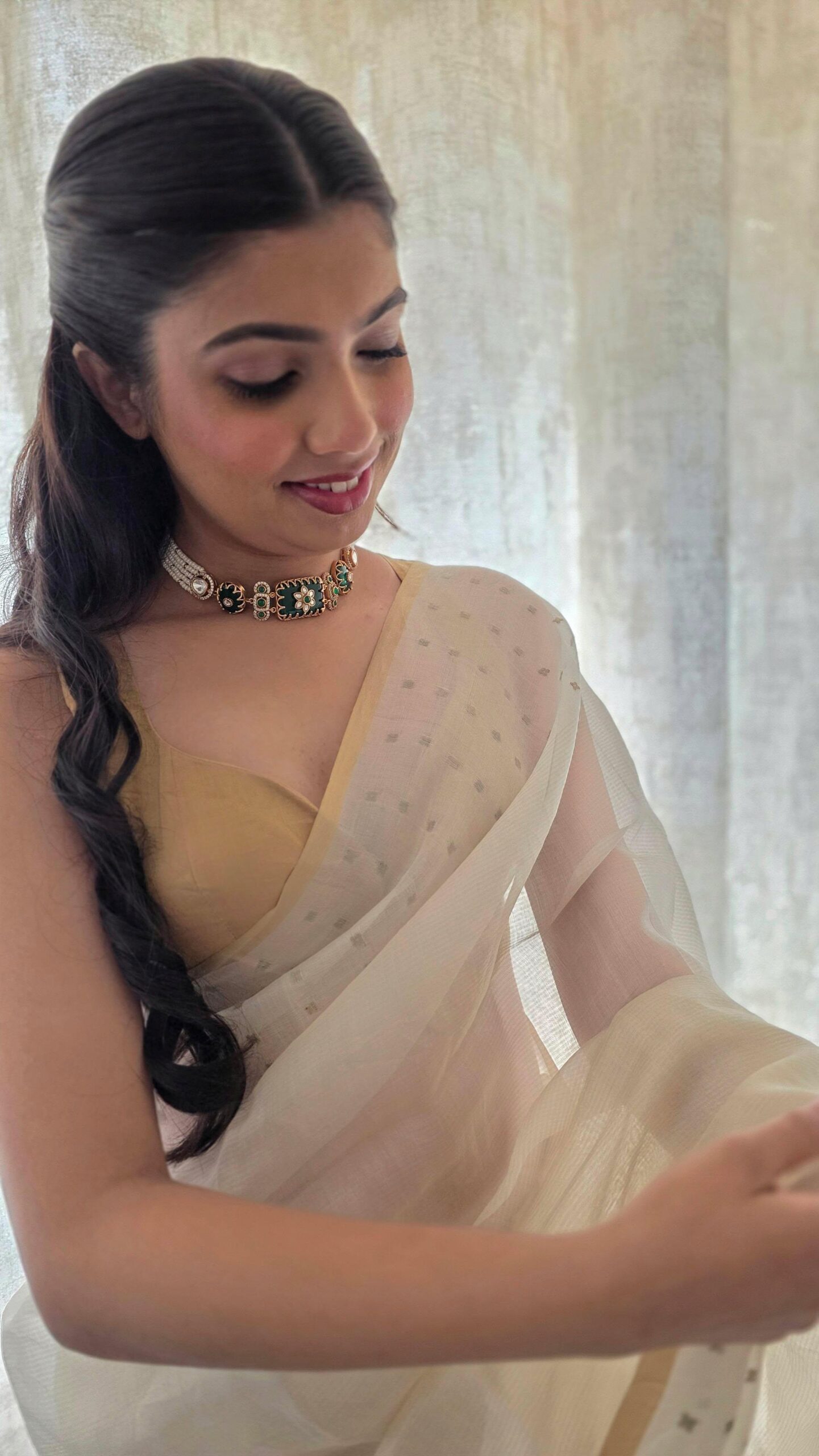 Vaidehi pearl and quartz choker Thumbnail