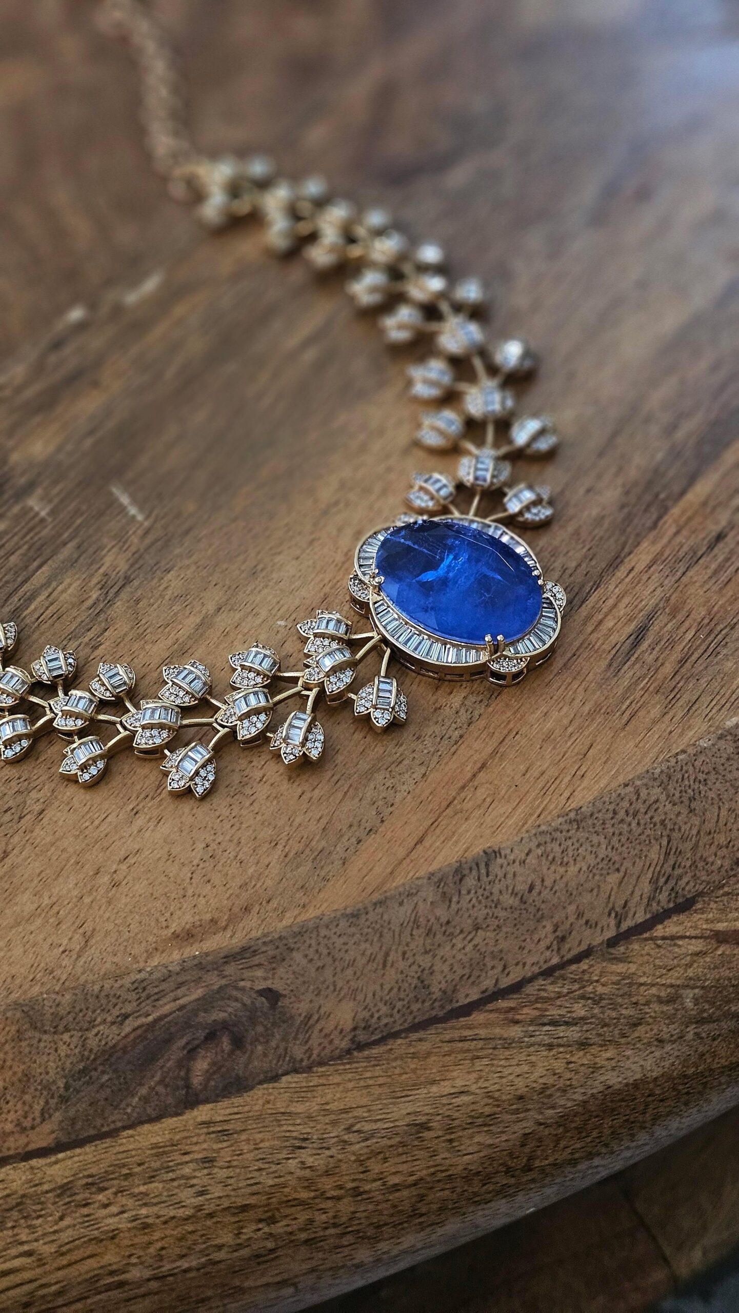 Rossie semi precious quartz necklace Thumbnail