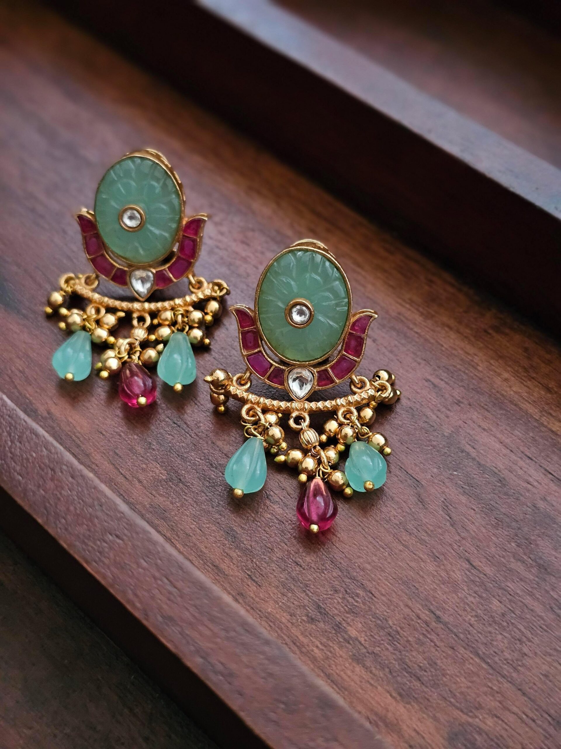 Janvi handcrafted delicate necklace Thumbnail