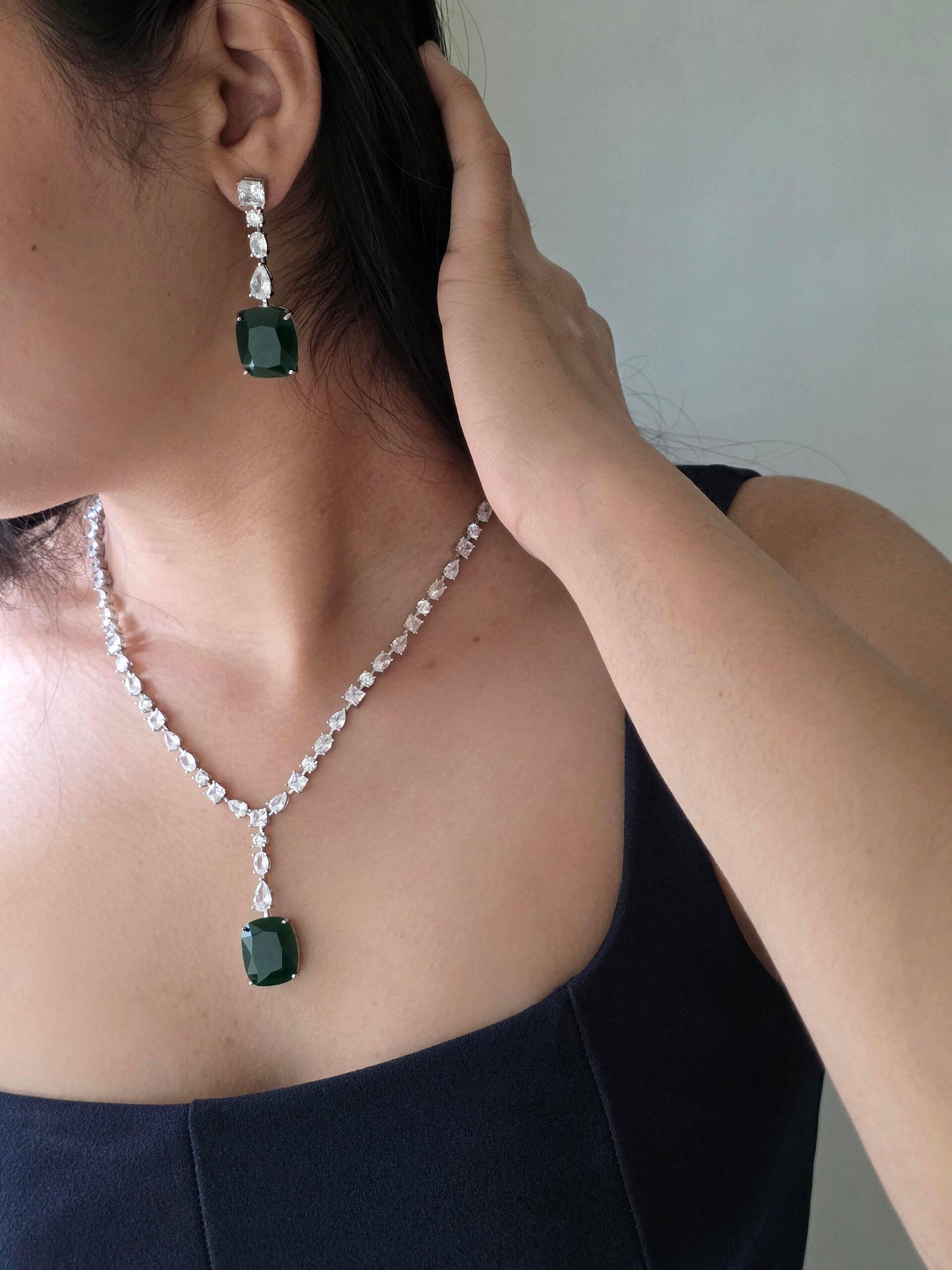 Mehr delicate quartz necklace Thumbnail