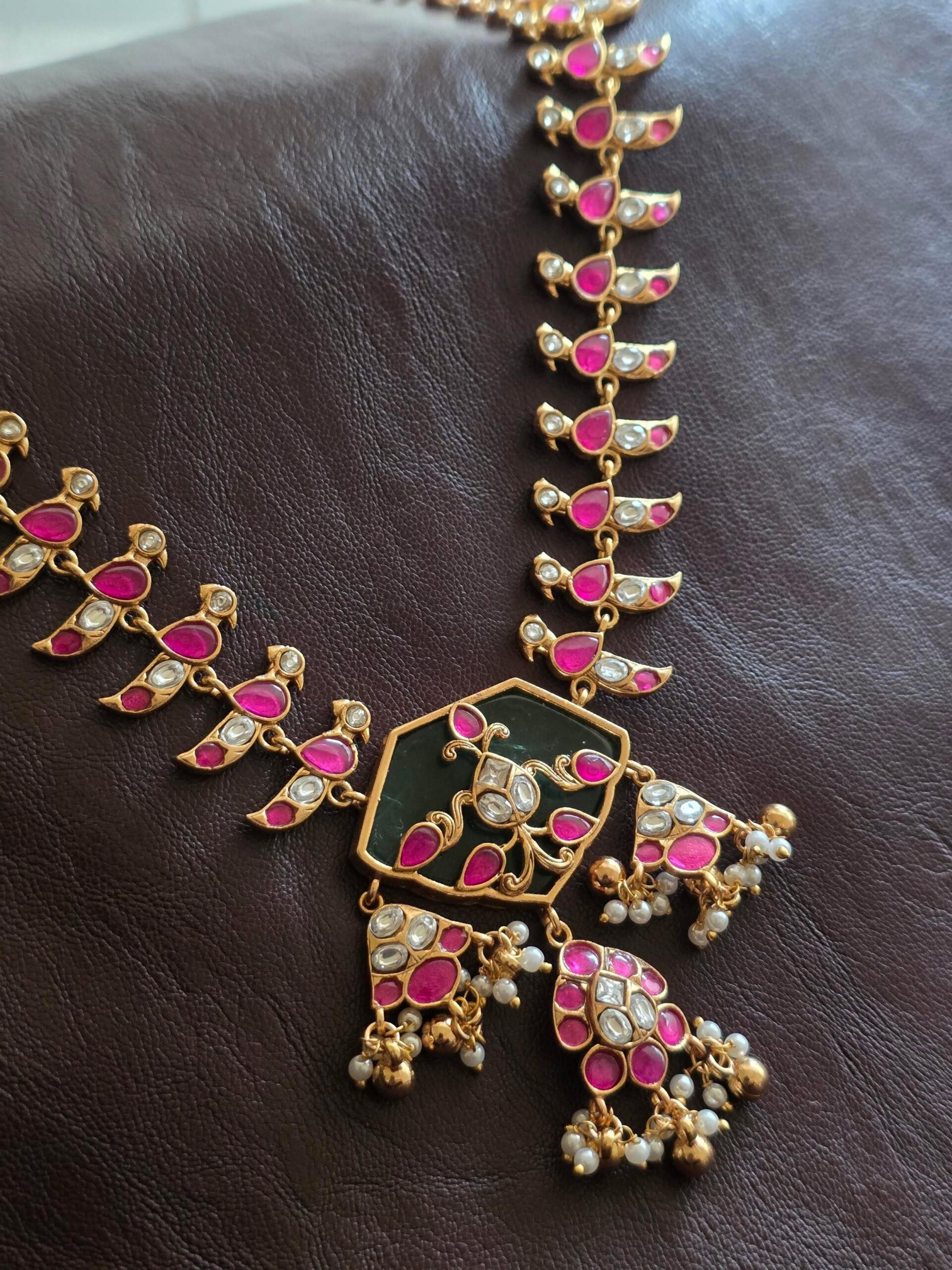 Harshika quartz and polki necklace Thumbnail