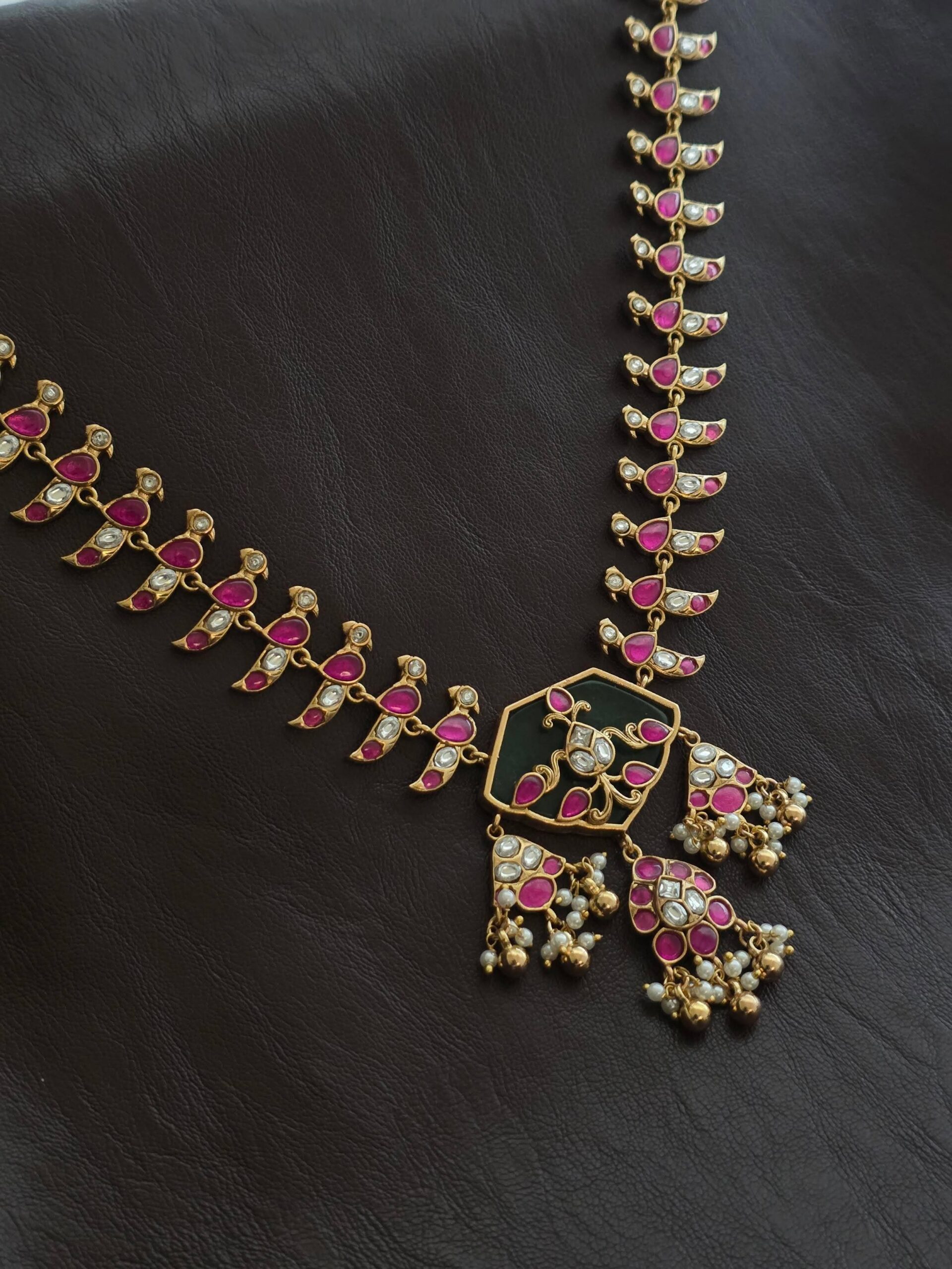 Harshika quartz and polki necklace Thumbnail