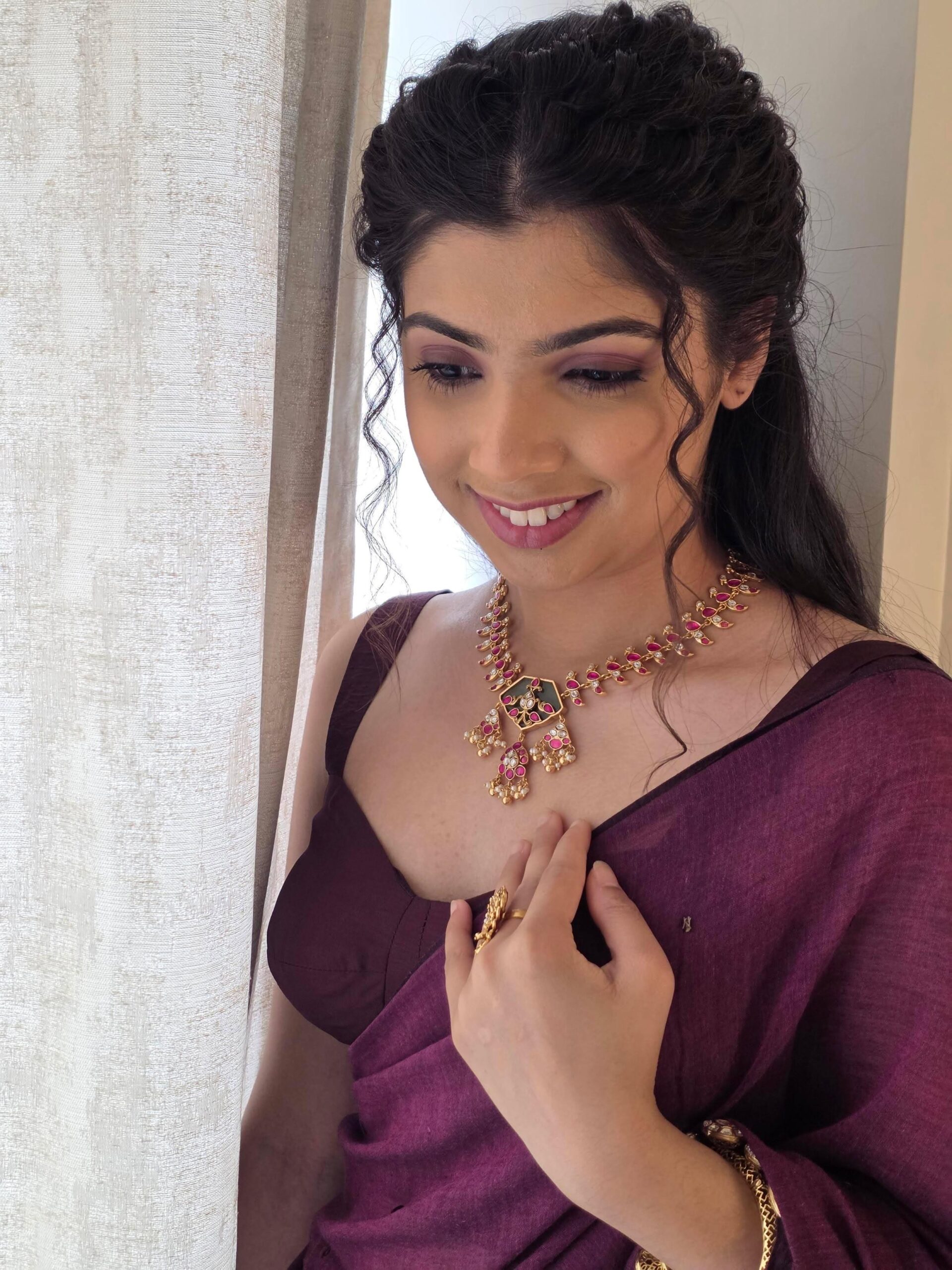 Harshika quartz and polki necklace Thumbnail