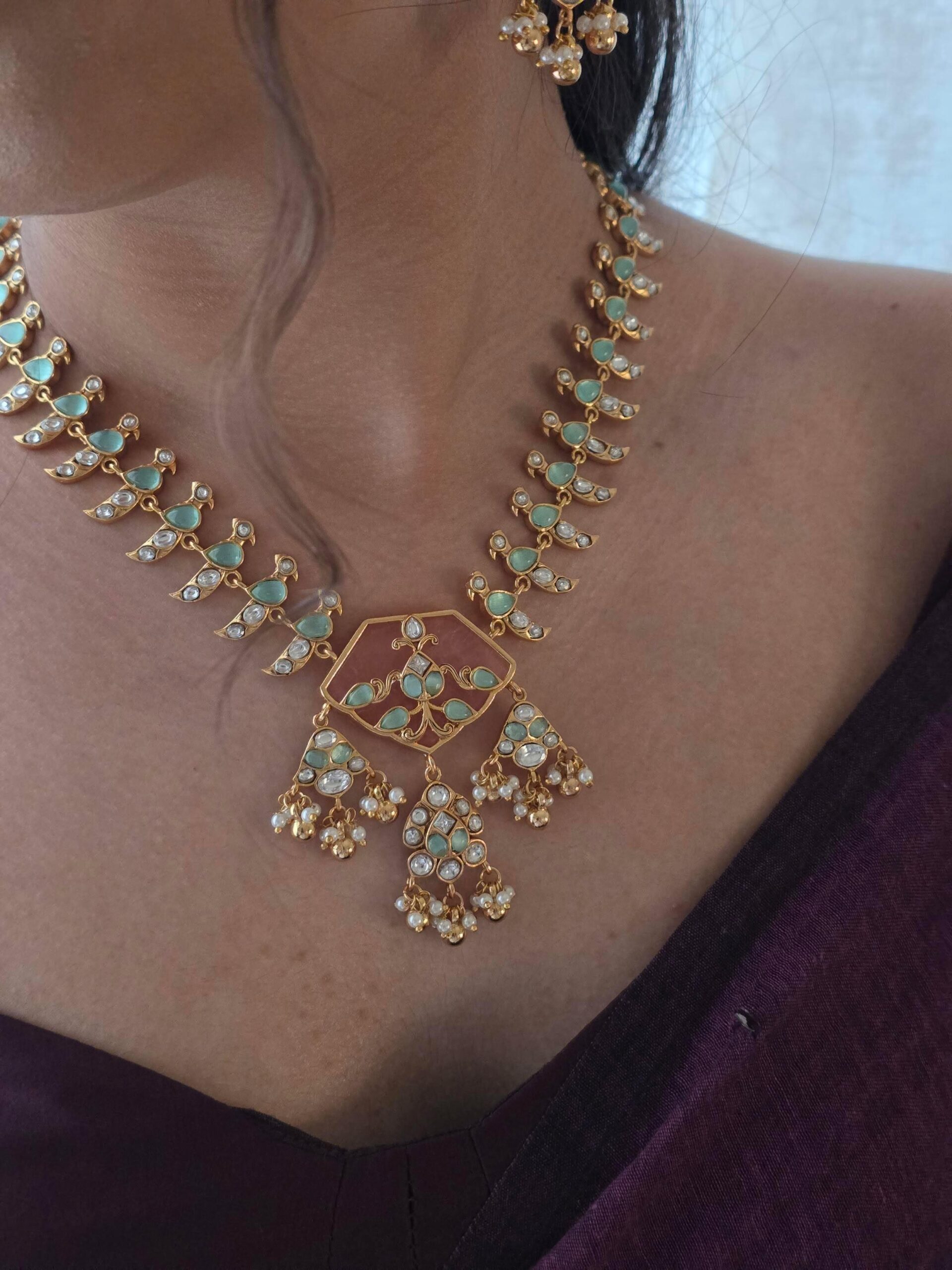 Harshika quartz and polki necklace Thumbnail