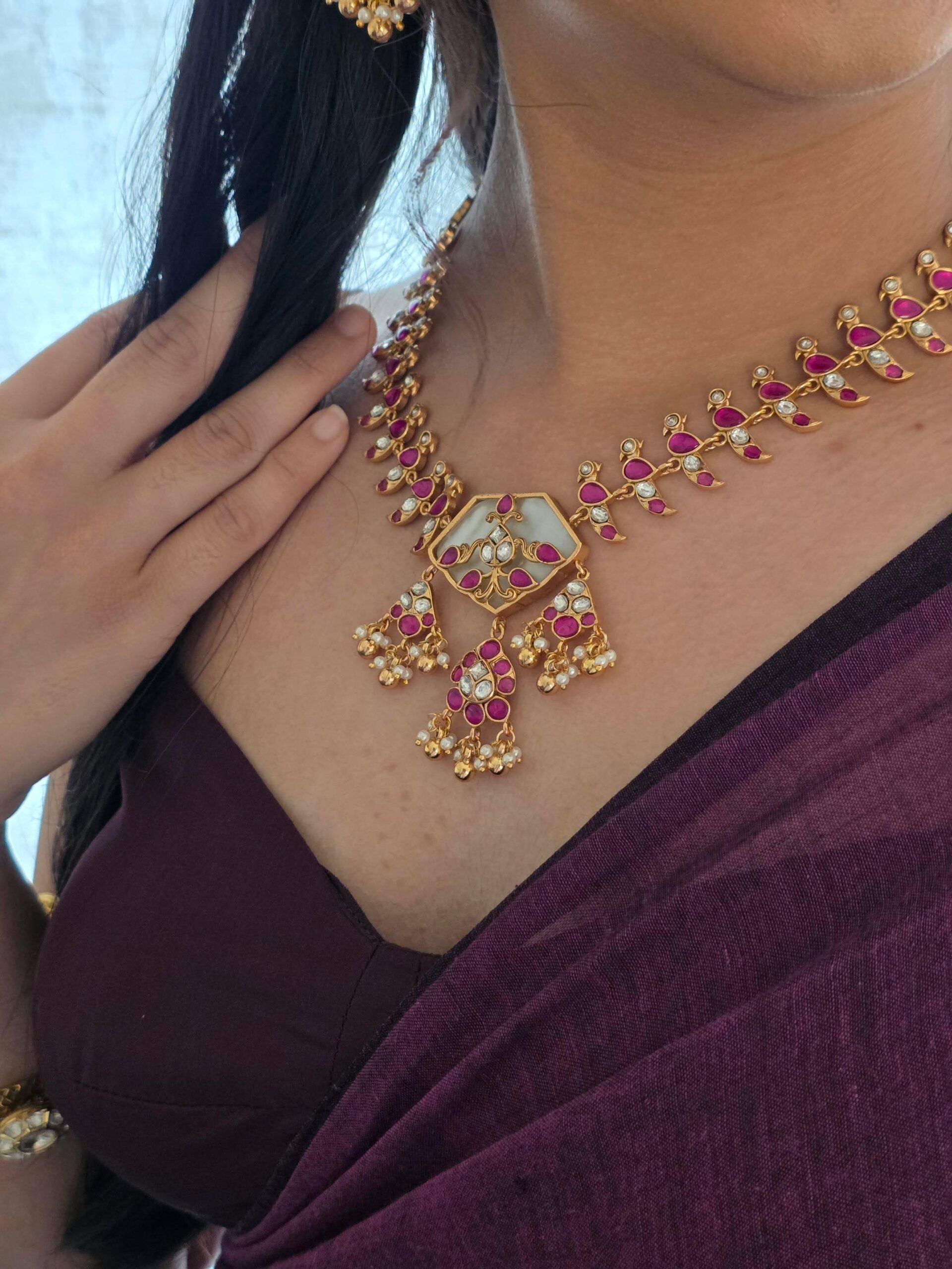 Harshika quartz and polki necklace Thumbnail