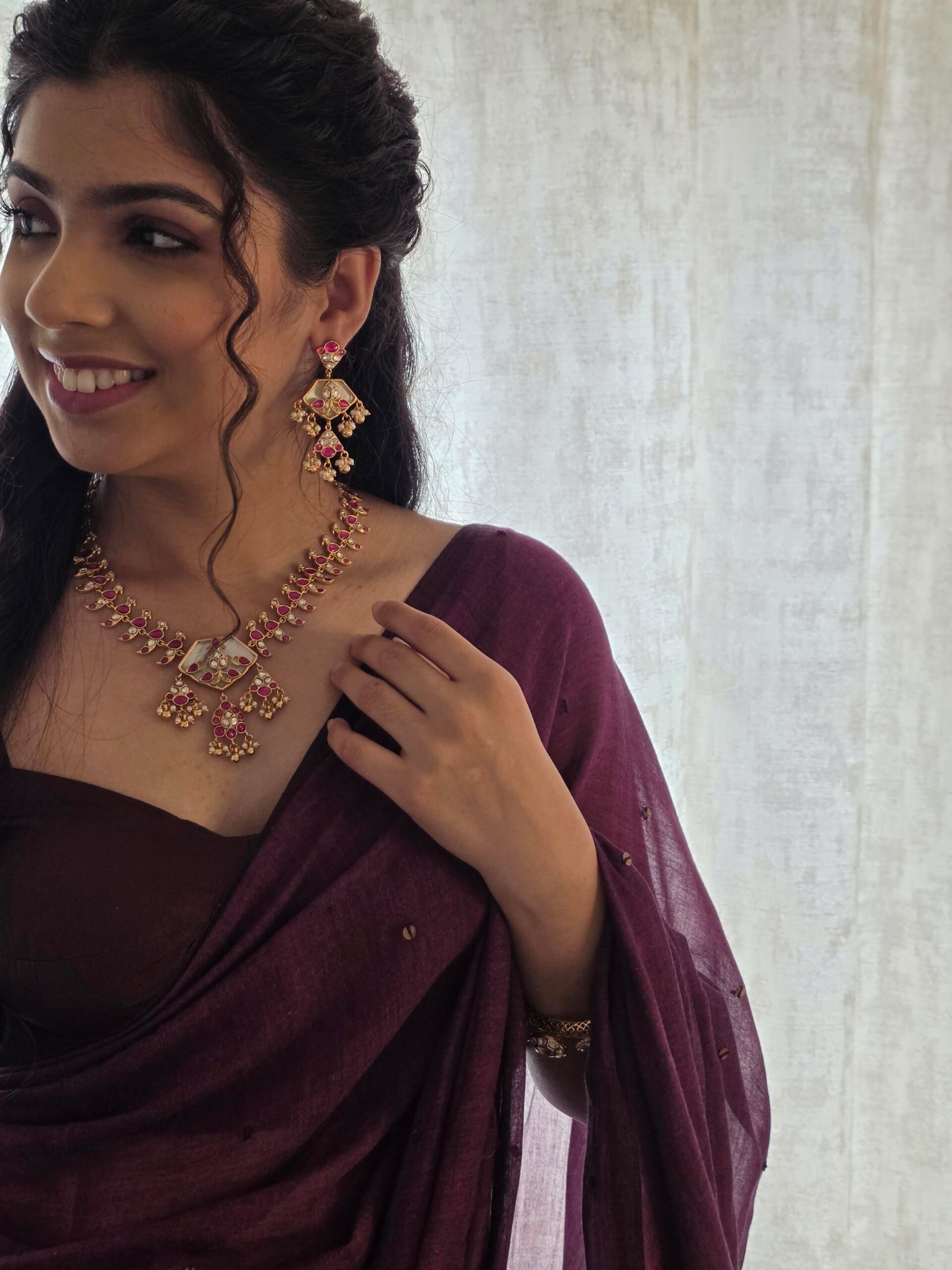 Harshika quartz and polki necklace Thumbnail