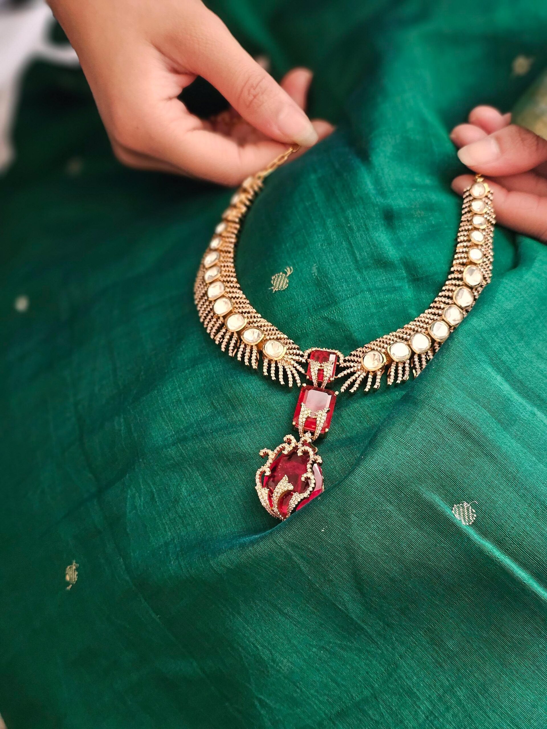 Hiral quartz and polki necklace Thumbnail