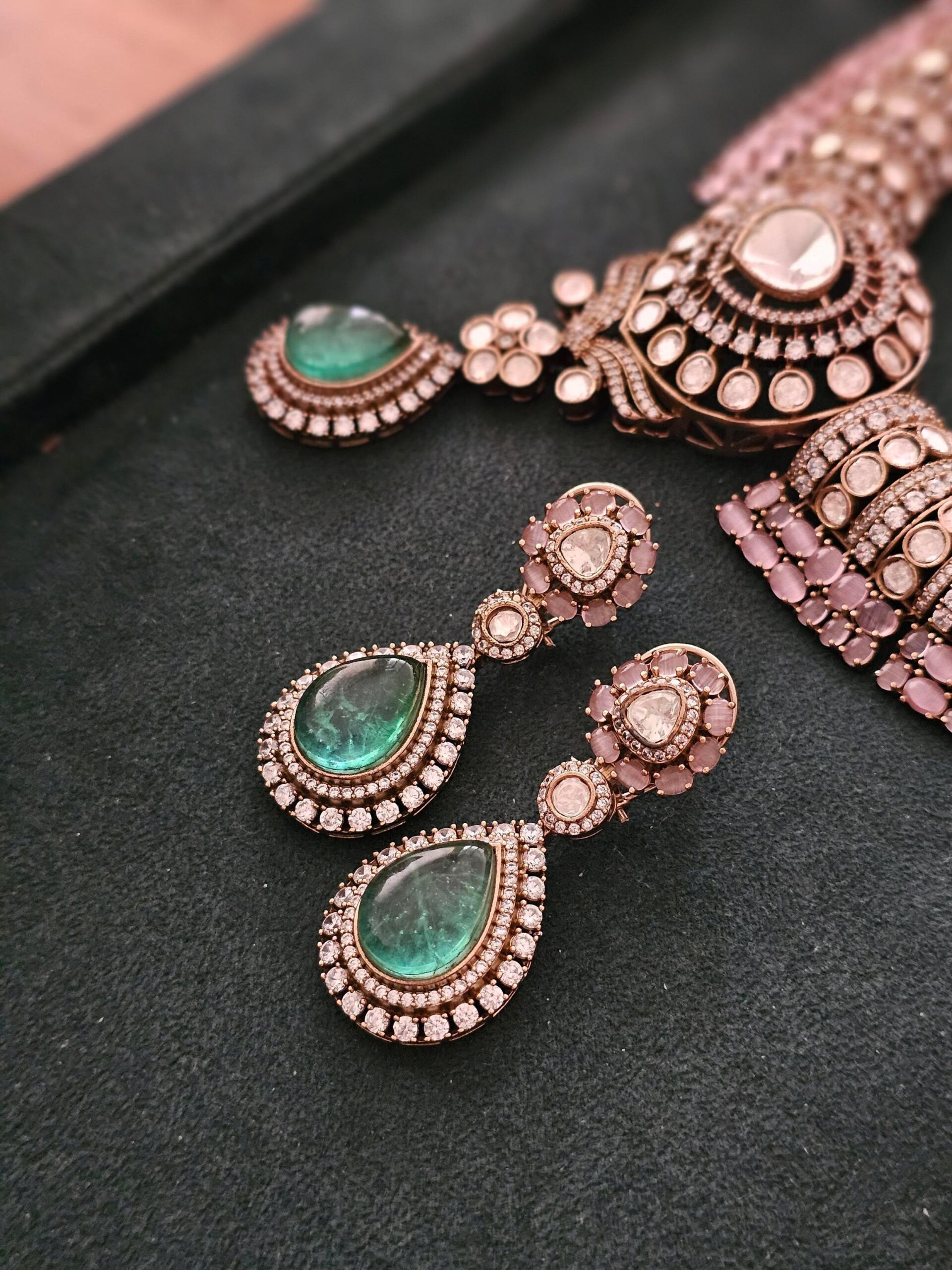 Era polki necklace Thumbnail