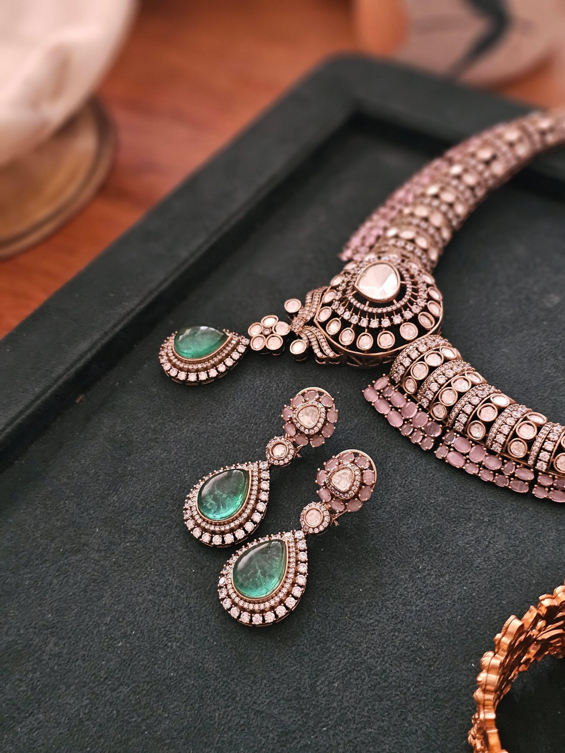 Era polki necklace Thumbnail