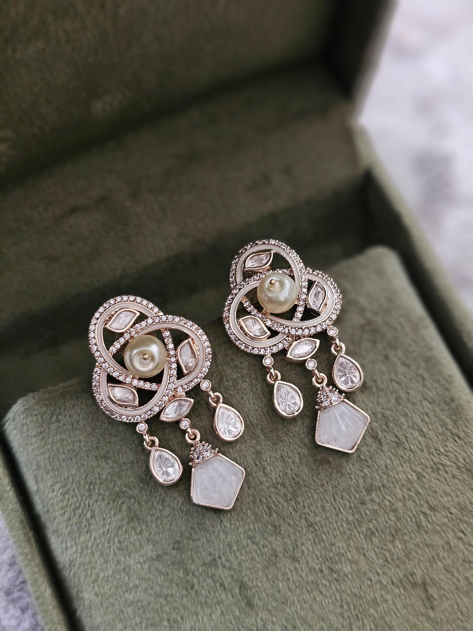 Baani delicate necklace Thumbnail