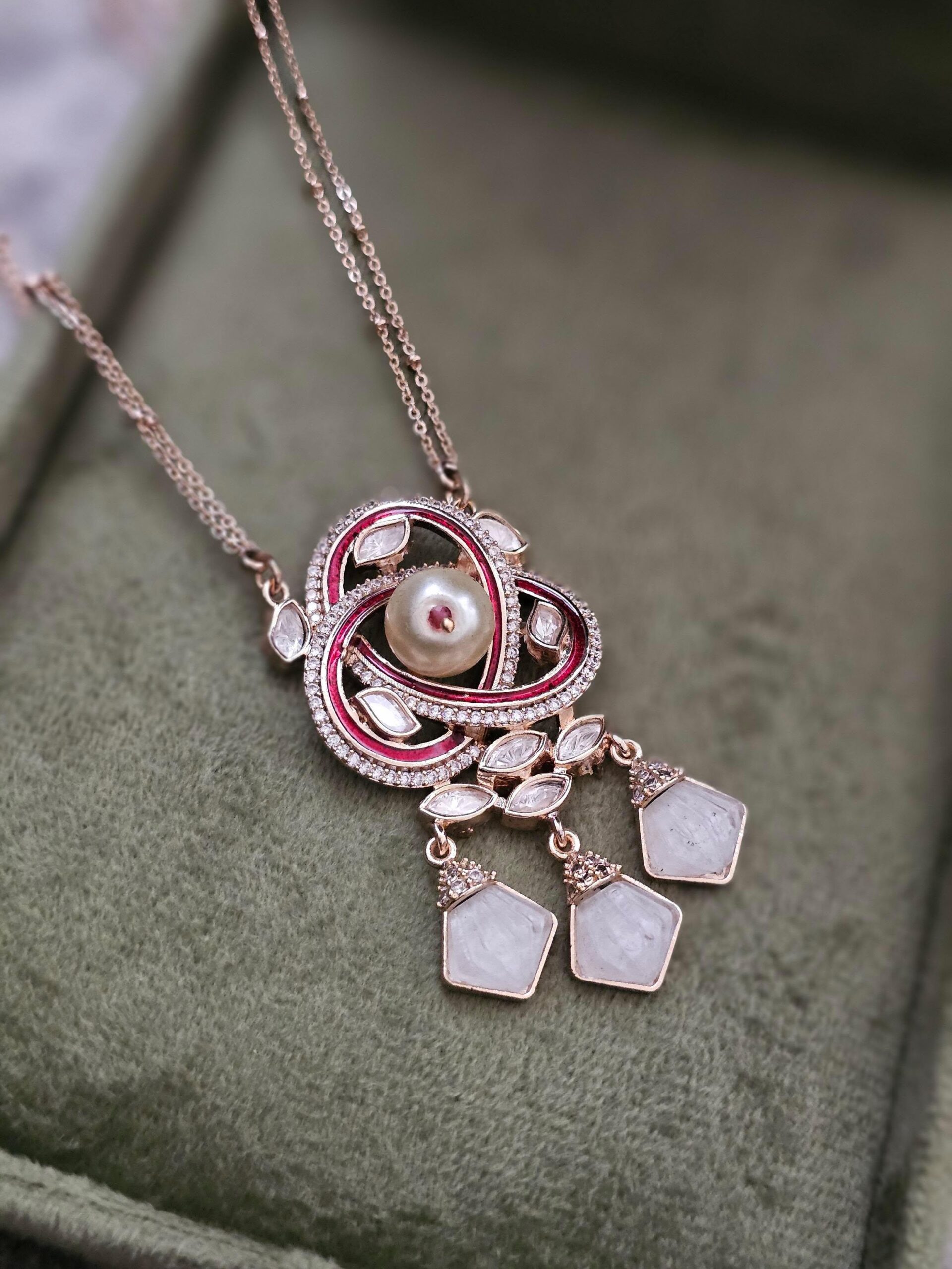 Baani delicate necklace Thumbnail