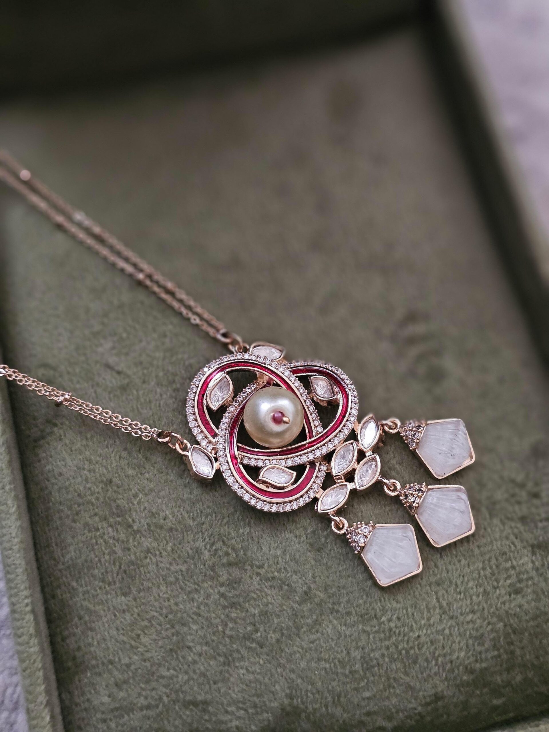 Baani delicate necklace Thumbnail