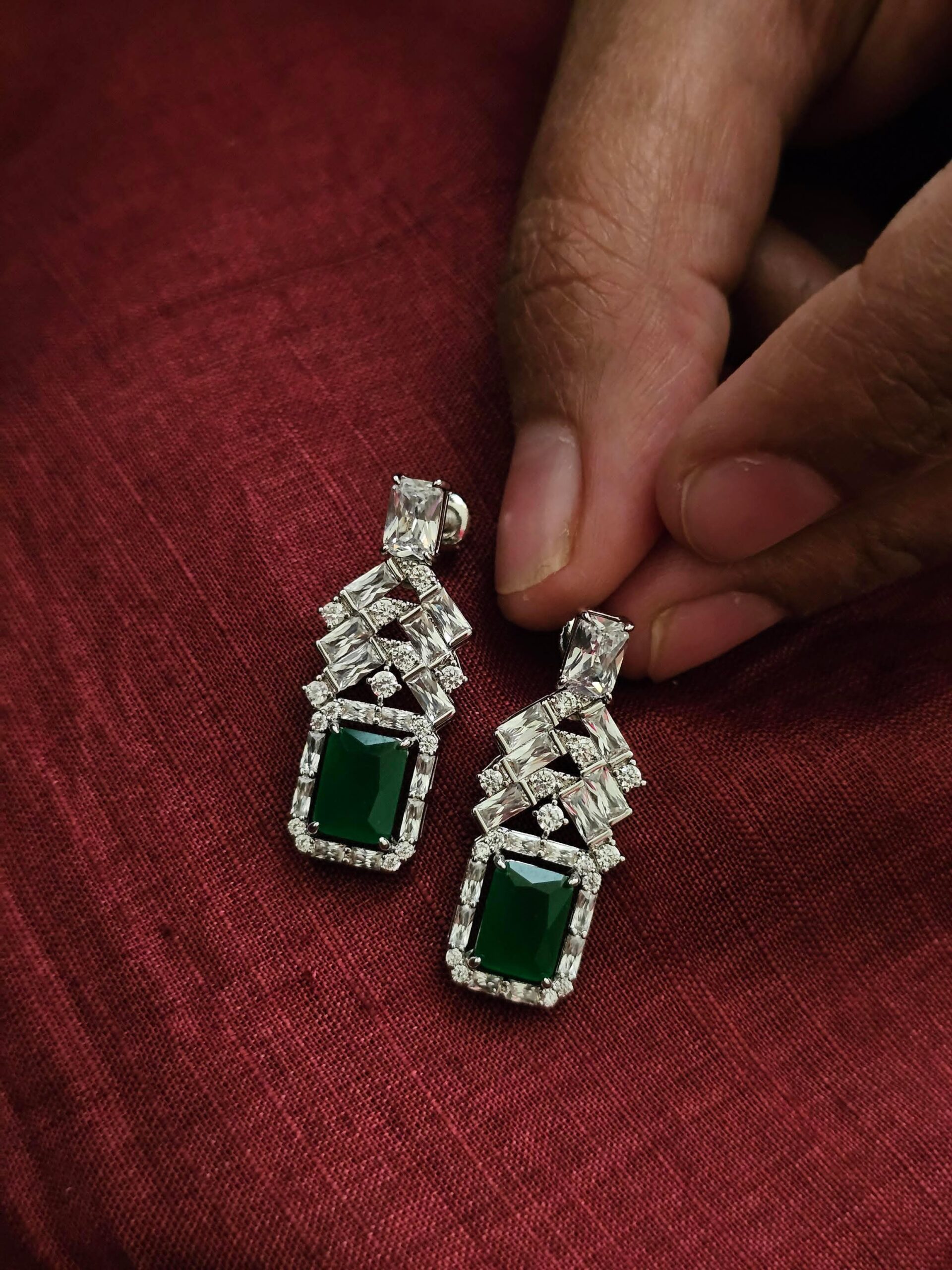 Riona delicate quartz necklace Thumbnail