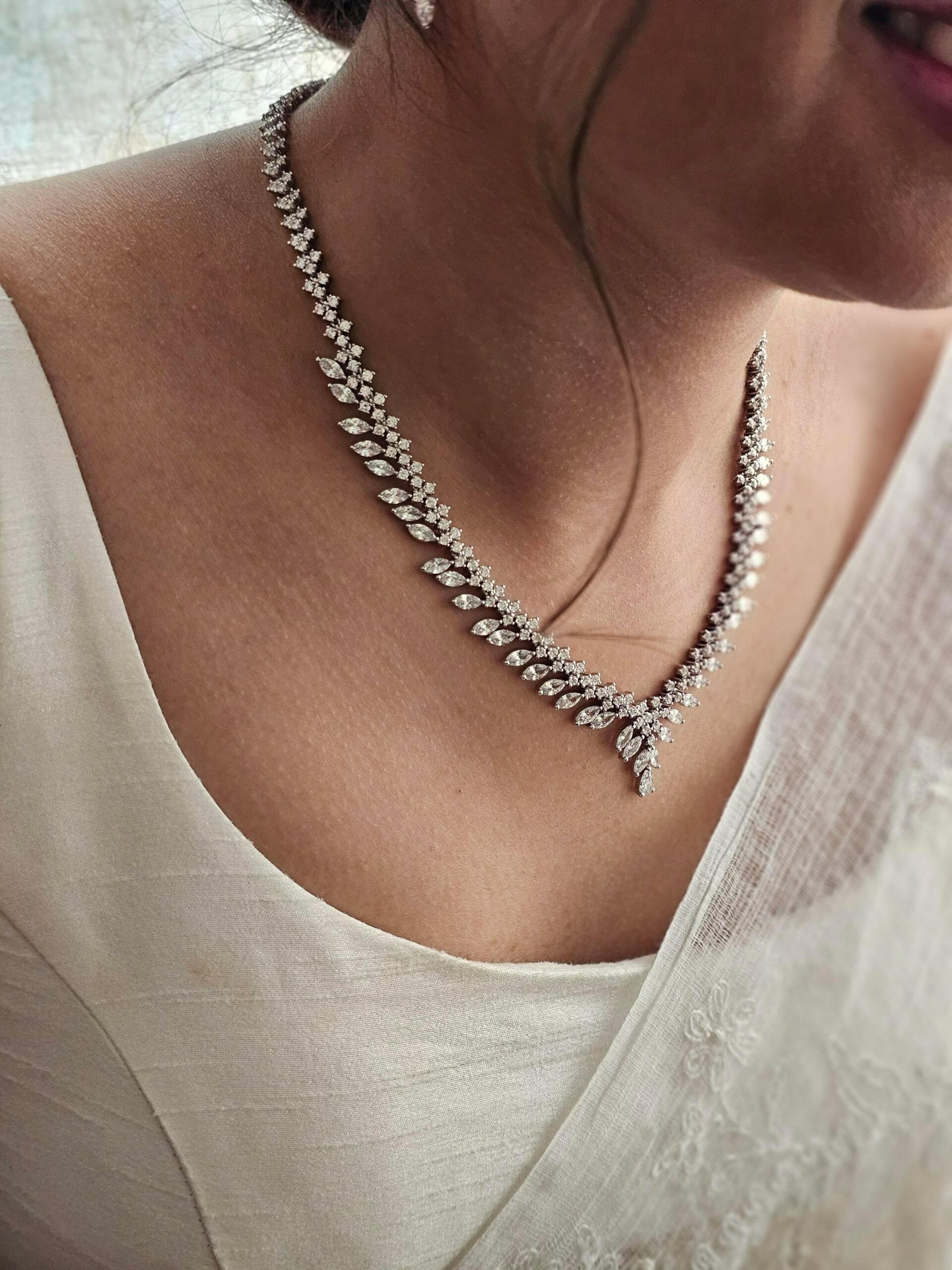 Liza delicate necklace Thumbnail