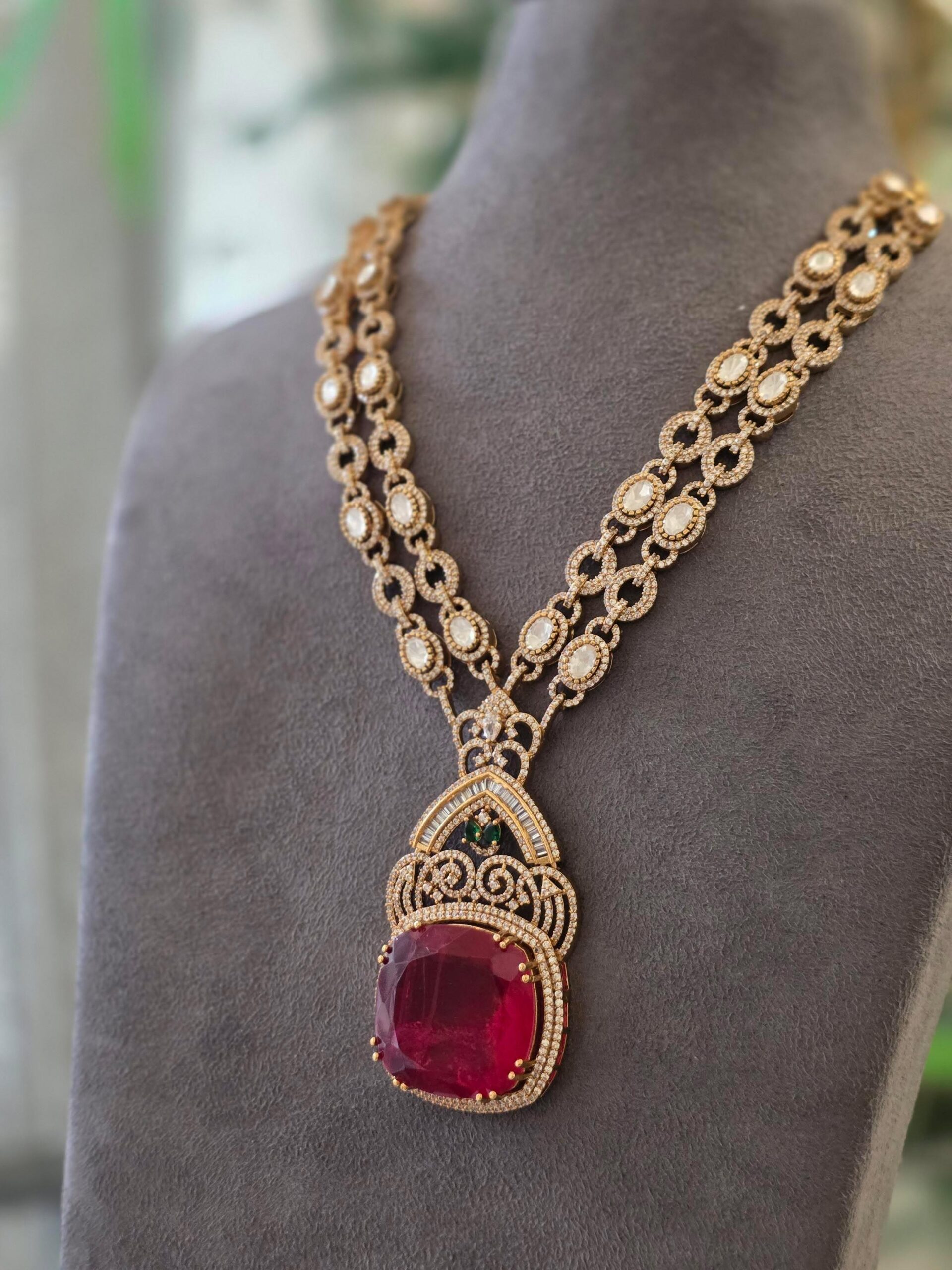 Madhura semi-precious quartz necklace Thumbnail