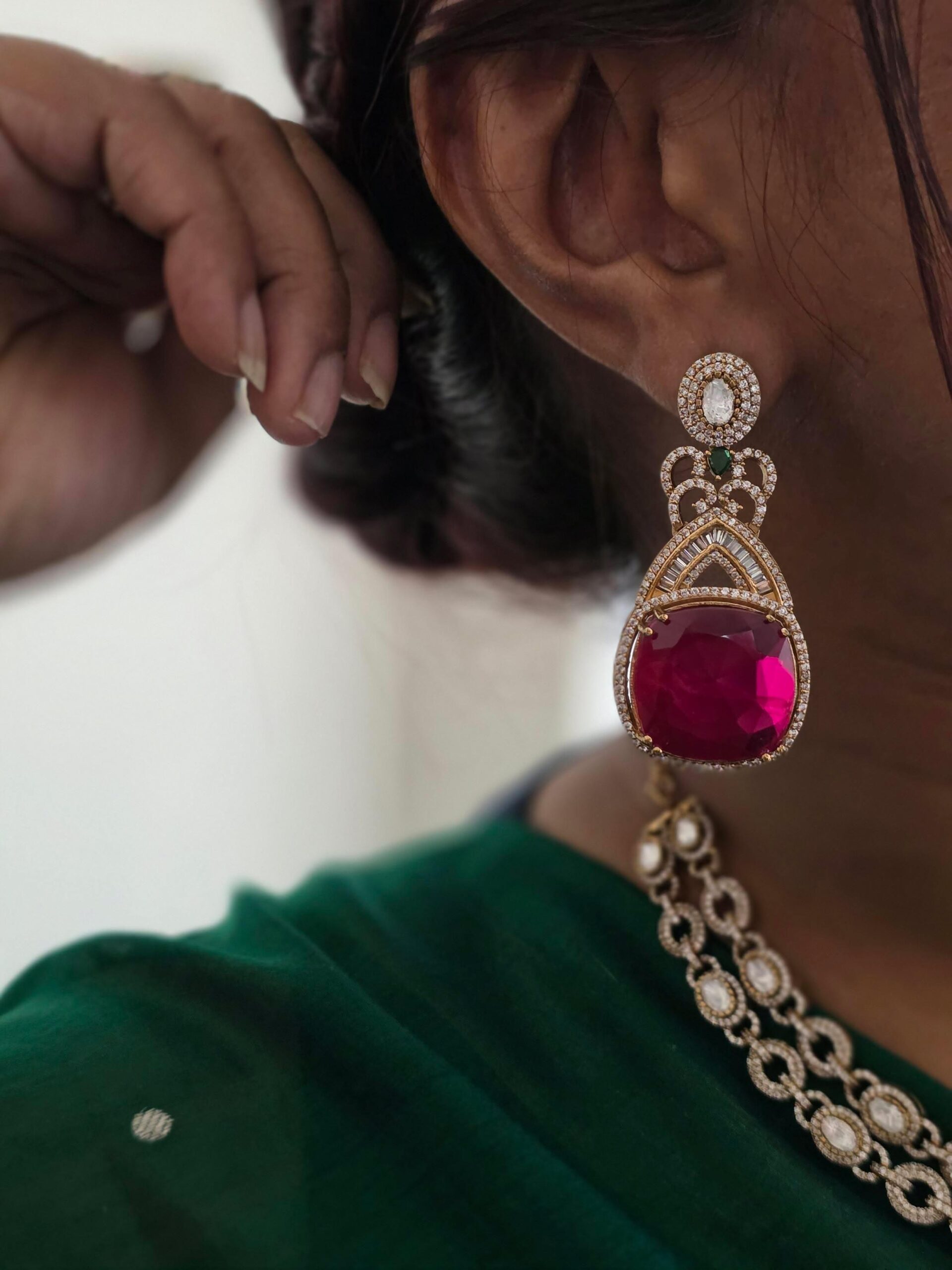 Madhura semi-precious quartz necklace Thumbnail