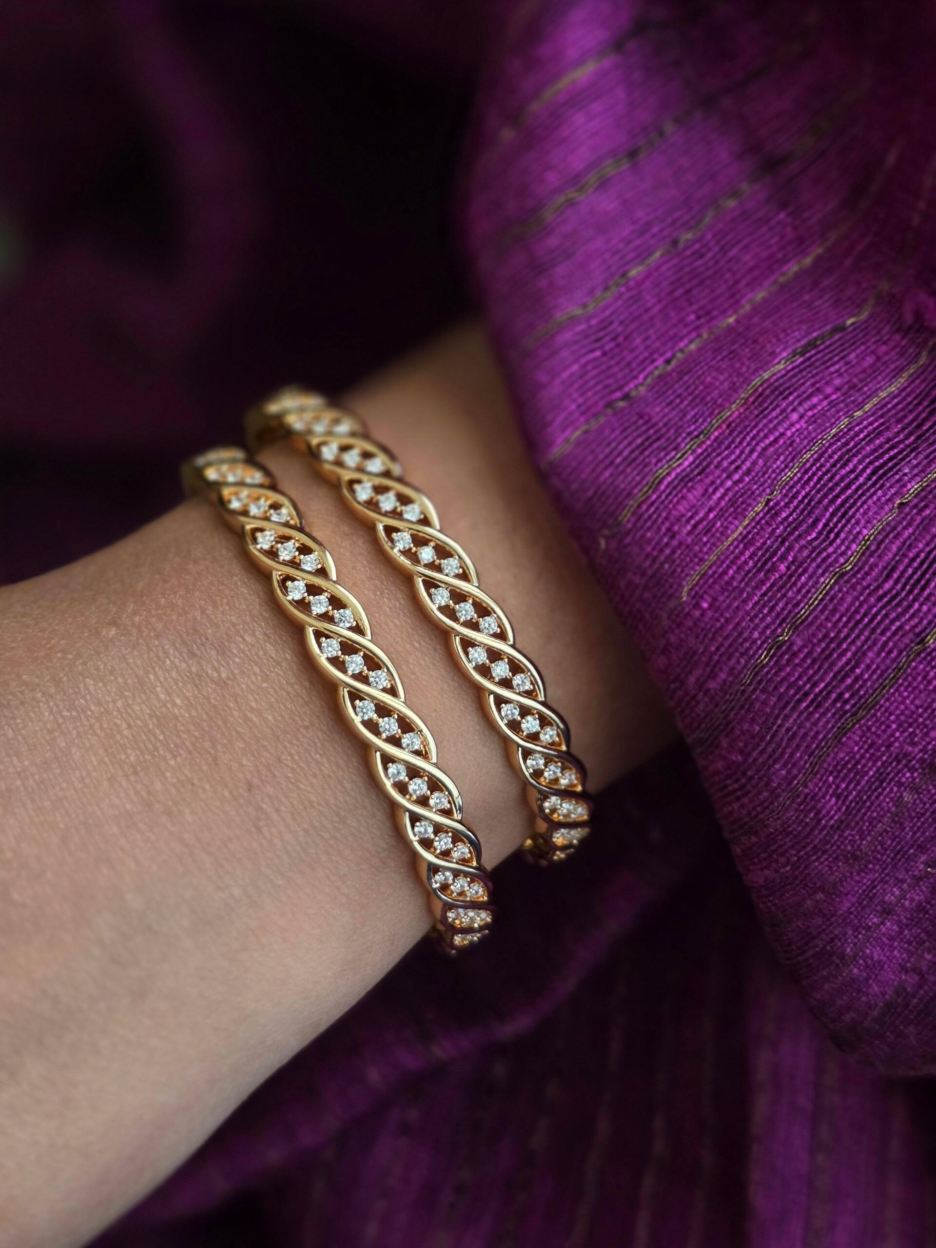 Zihan delicate bangles Thumbnail