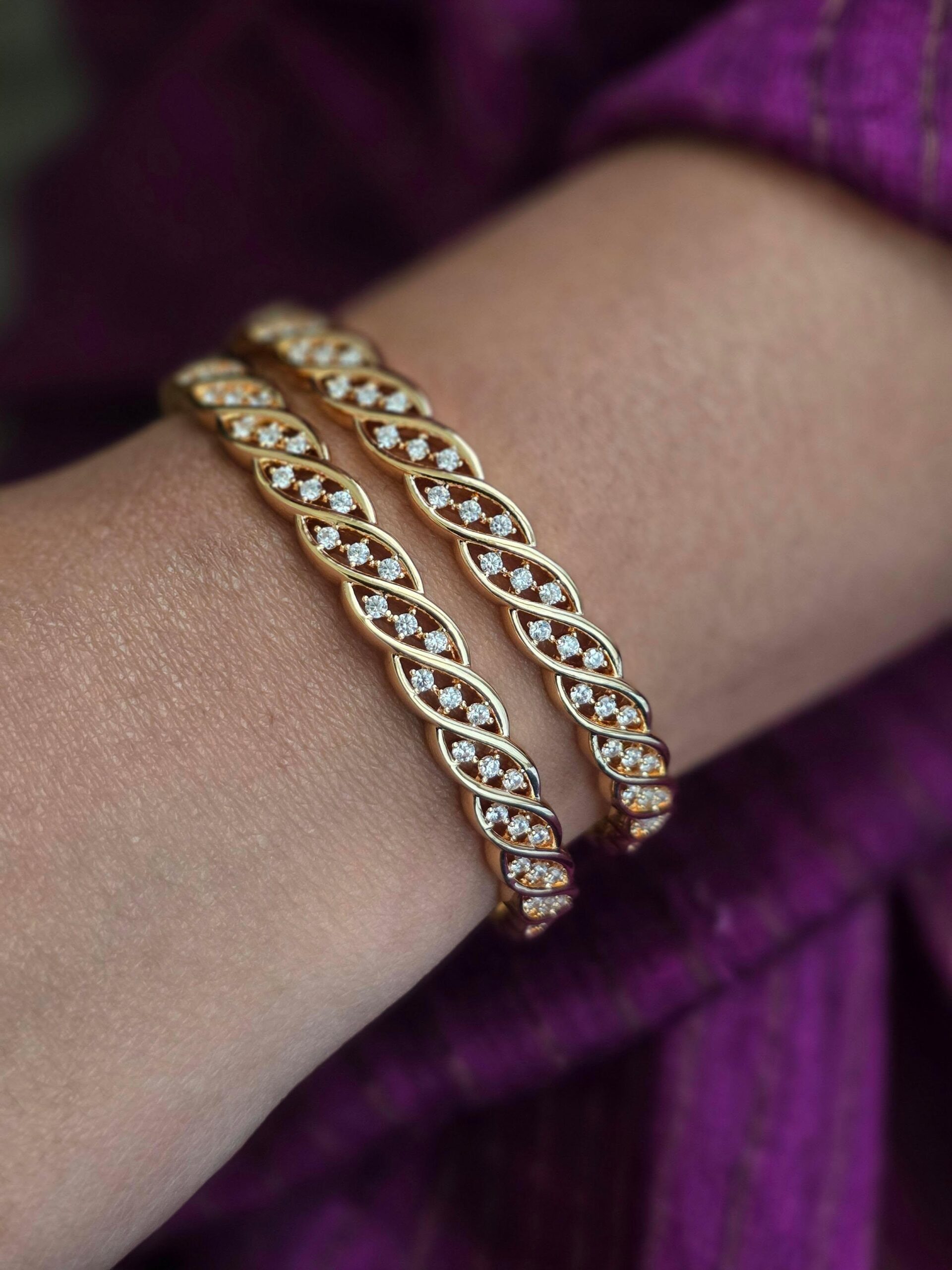 Zihan delicate bangles Thumbnail