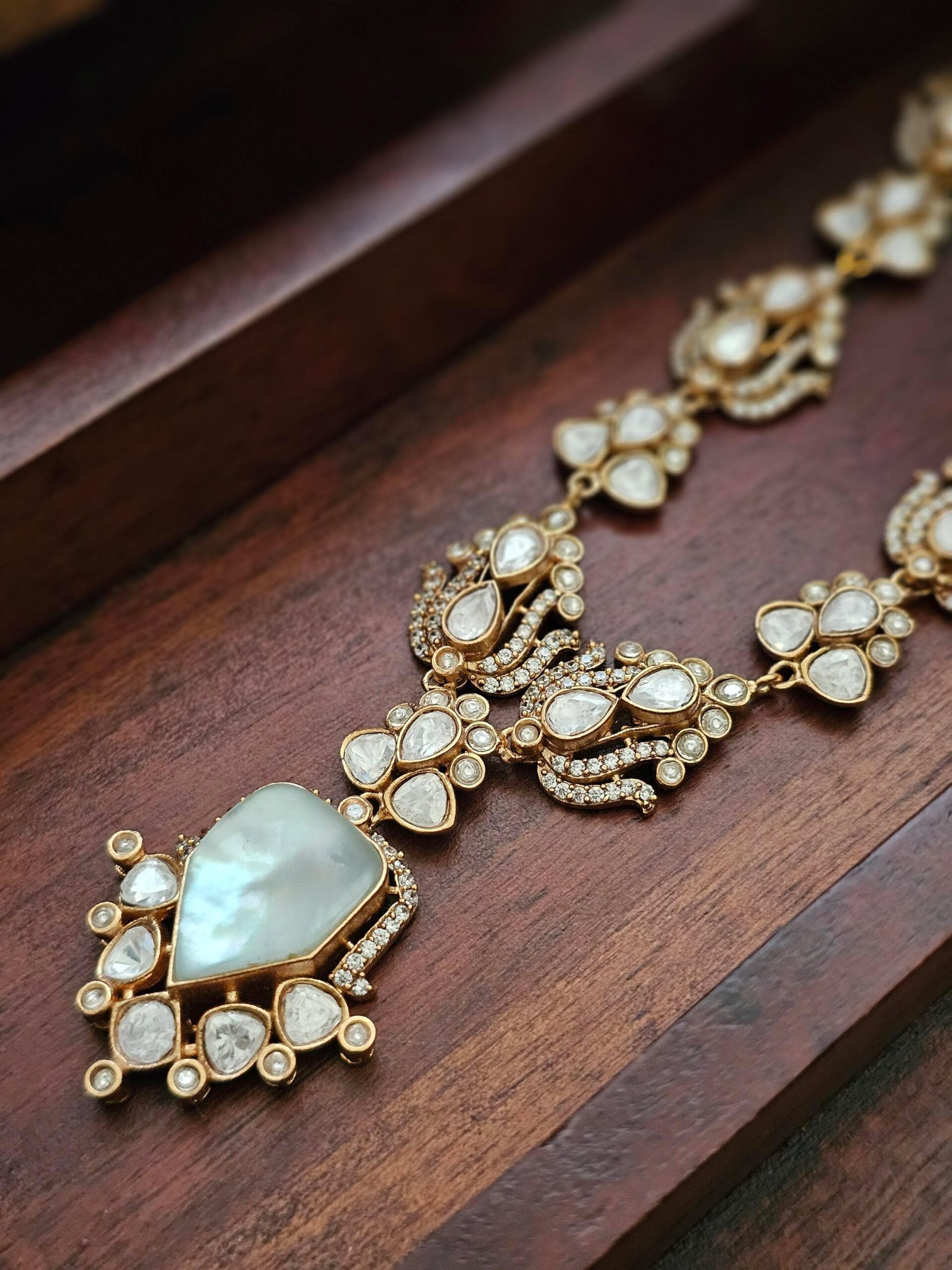 Kavira quartz and polki necklace Thumbnail