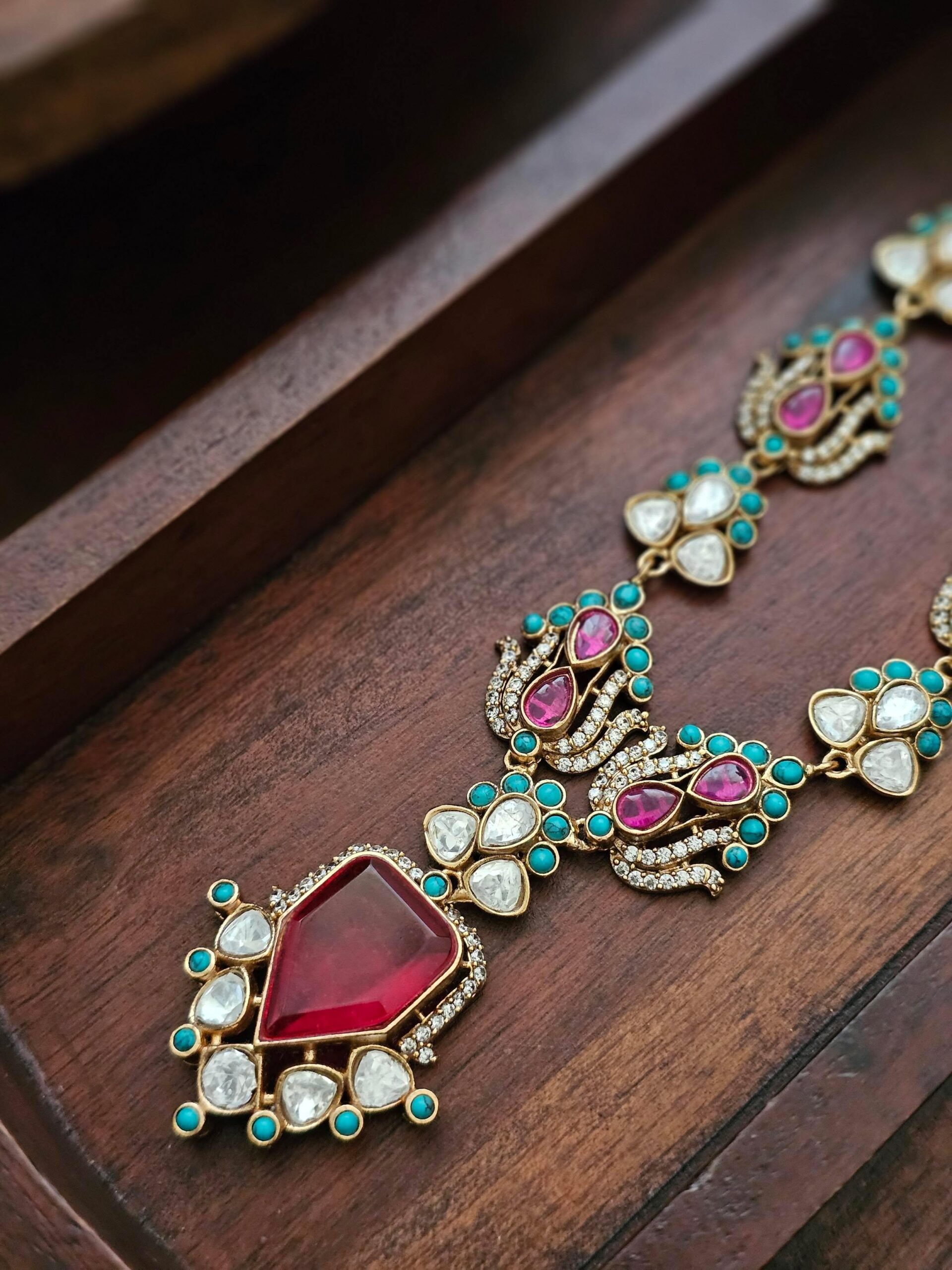 Kavira quartz and polki necklace Thumbnail