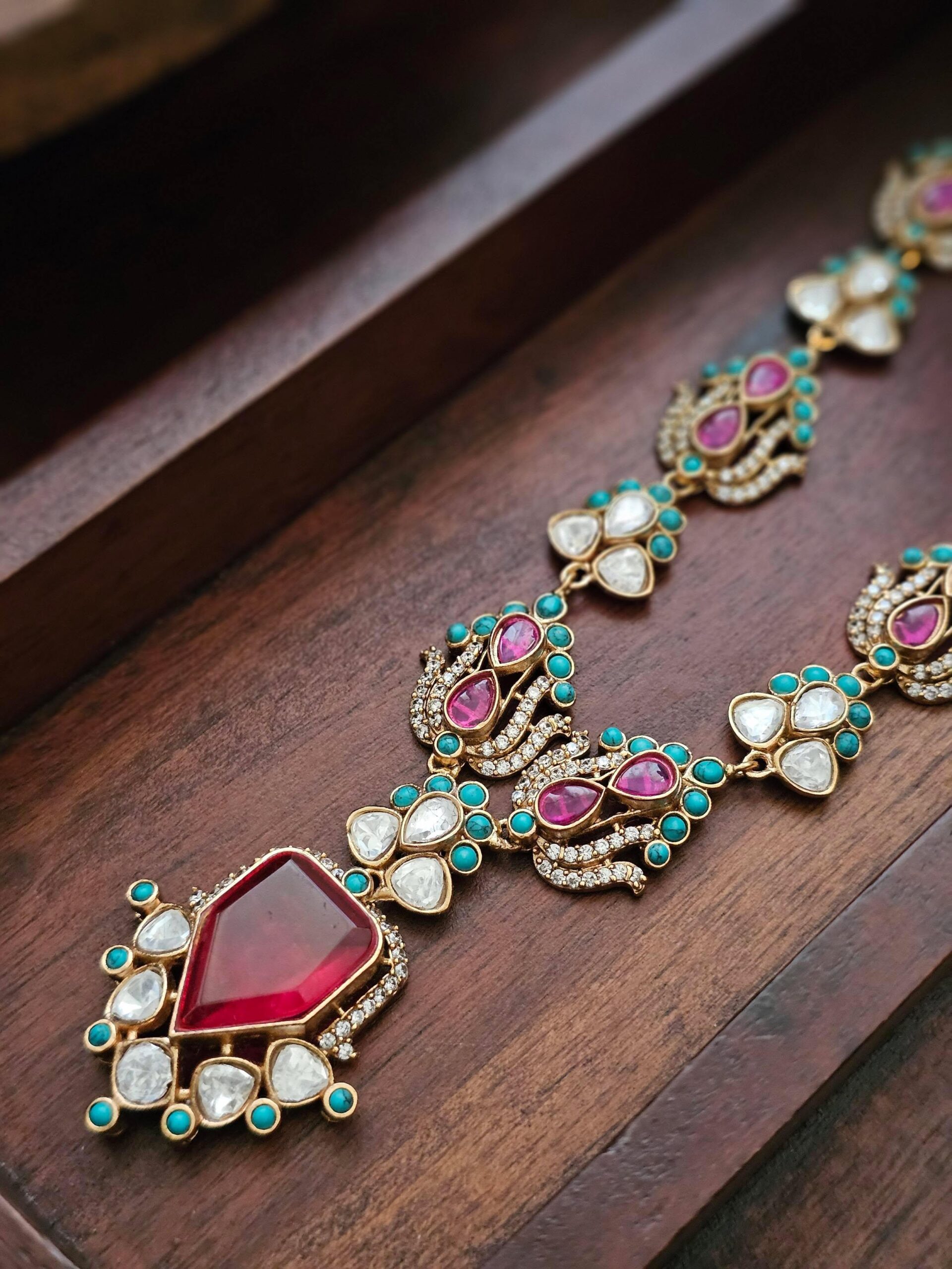 Kavira quartz and polki necklace Thumbnail