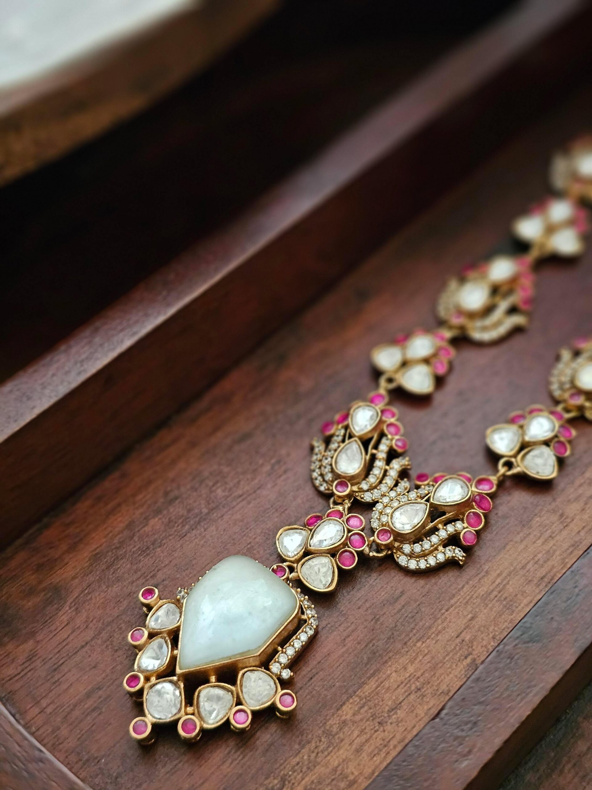 Kavira quartz and polki necklace Thumbnail