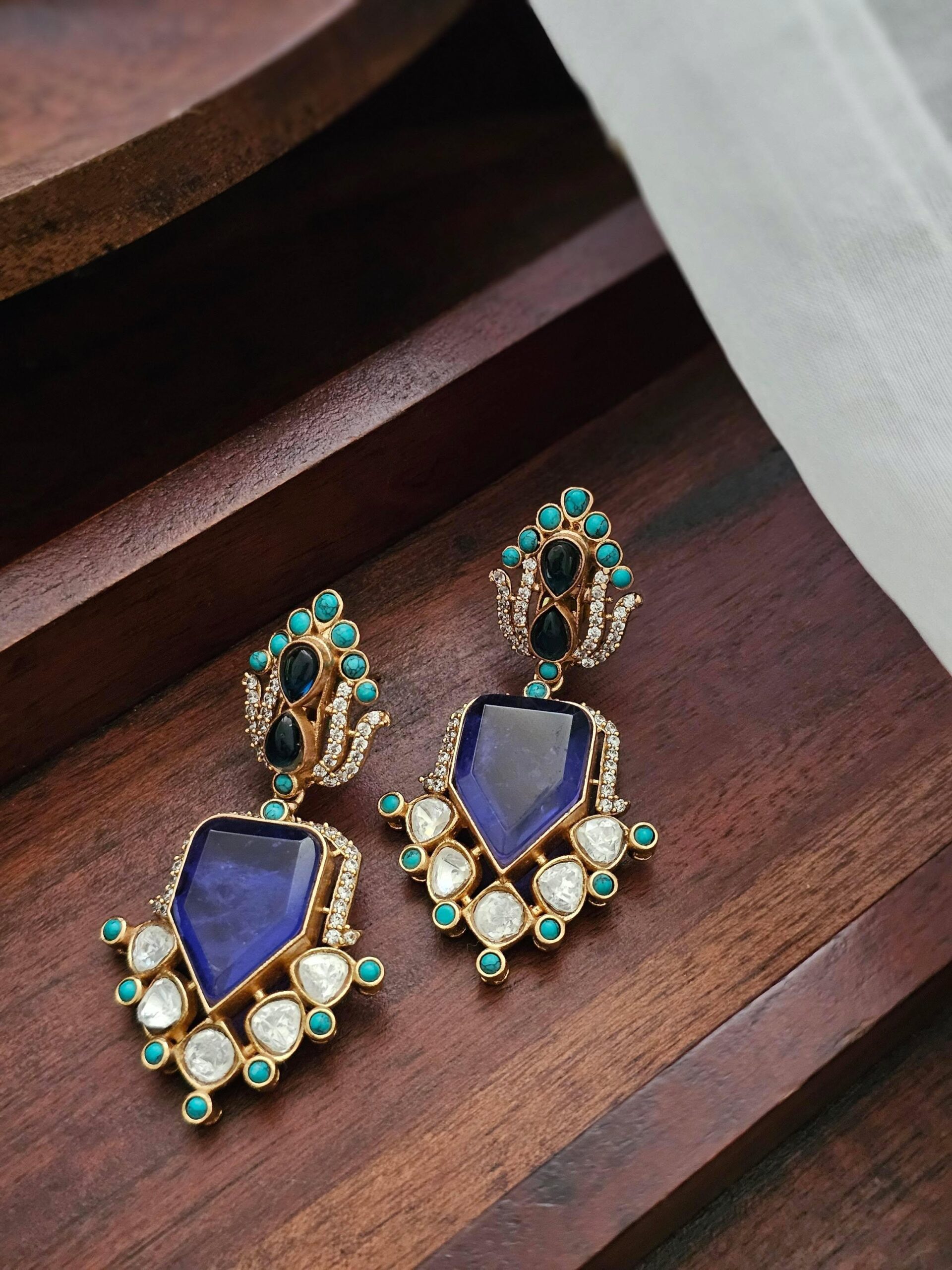 Kavira quartz and polki necklace Thumbnail